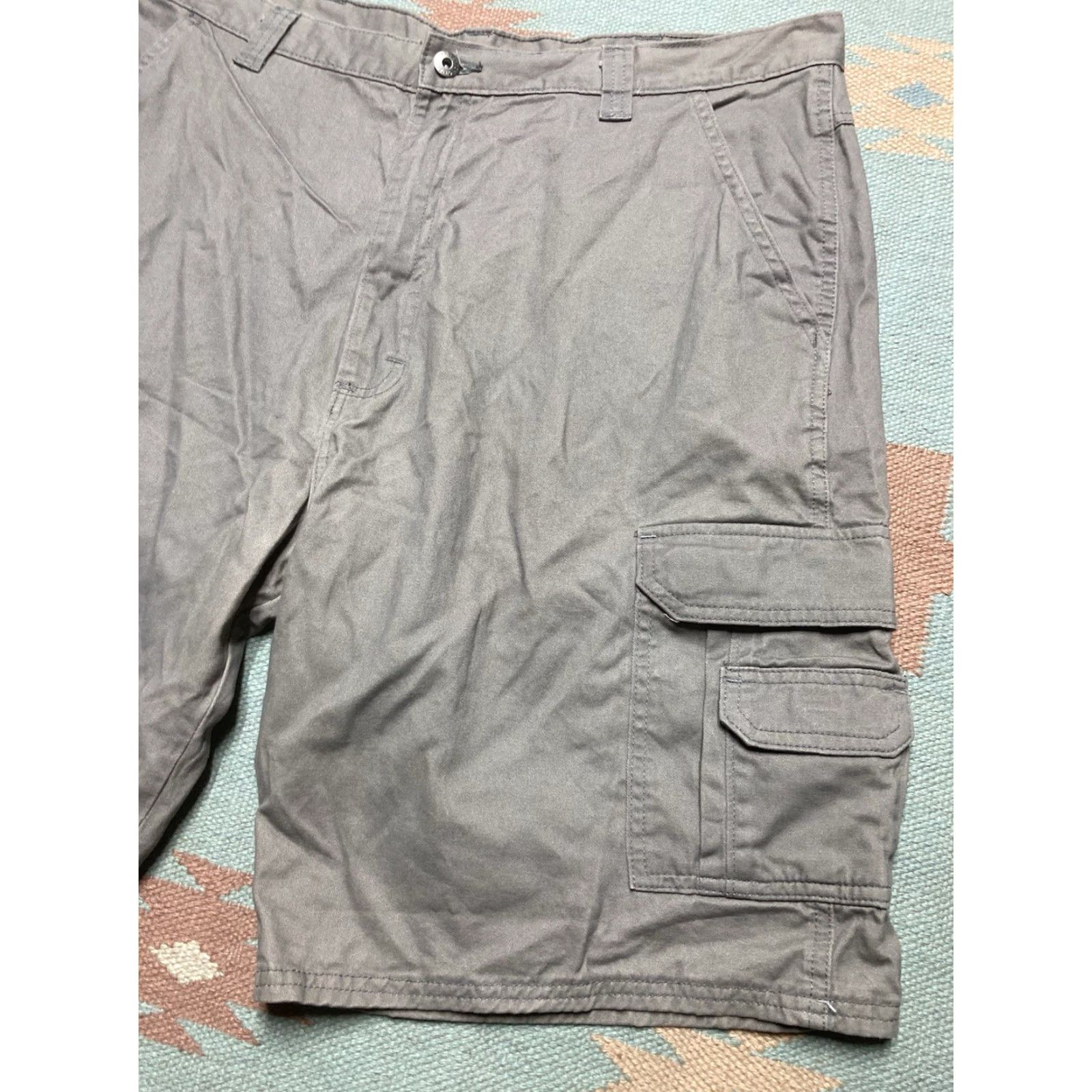 Wrangler Wrangler Cargo Shorts Stone Gray Gray Cargo Shorts Men 38 Regular Inseam 10” Outseam 23” Baggy Wide Leg Pockets Skater Size US 38 / EU 54 - 3 Thumbnail
