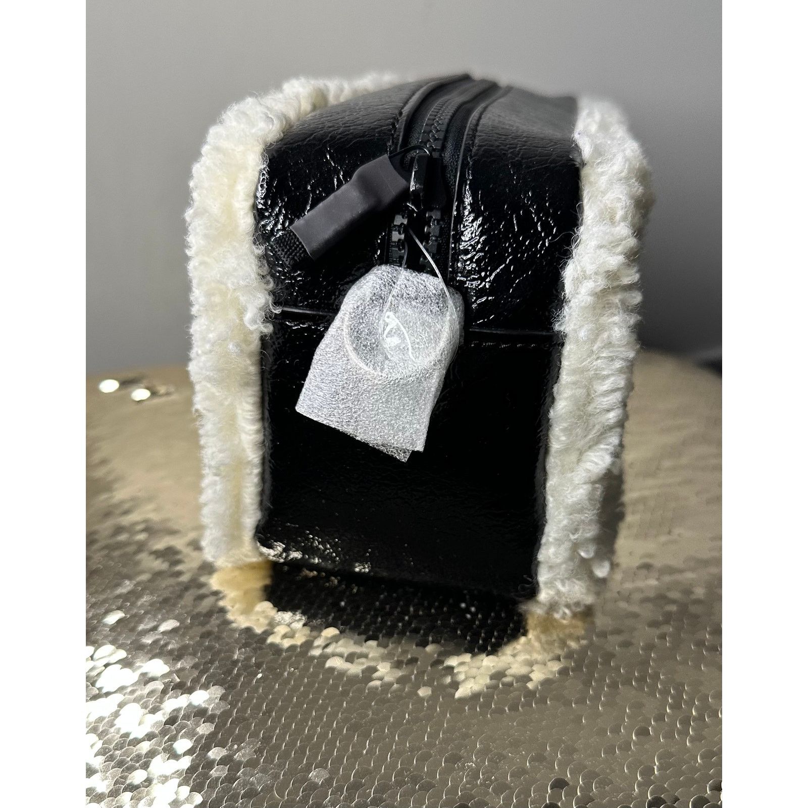 Marc Jacobs Marc Jacobs Shiny Calfskin Faux Shearling Camera Bag Size ONE SIZE - 2 Thumbnail