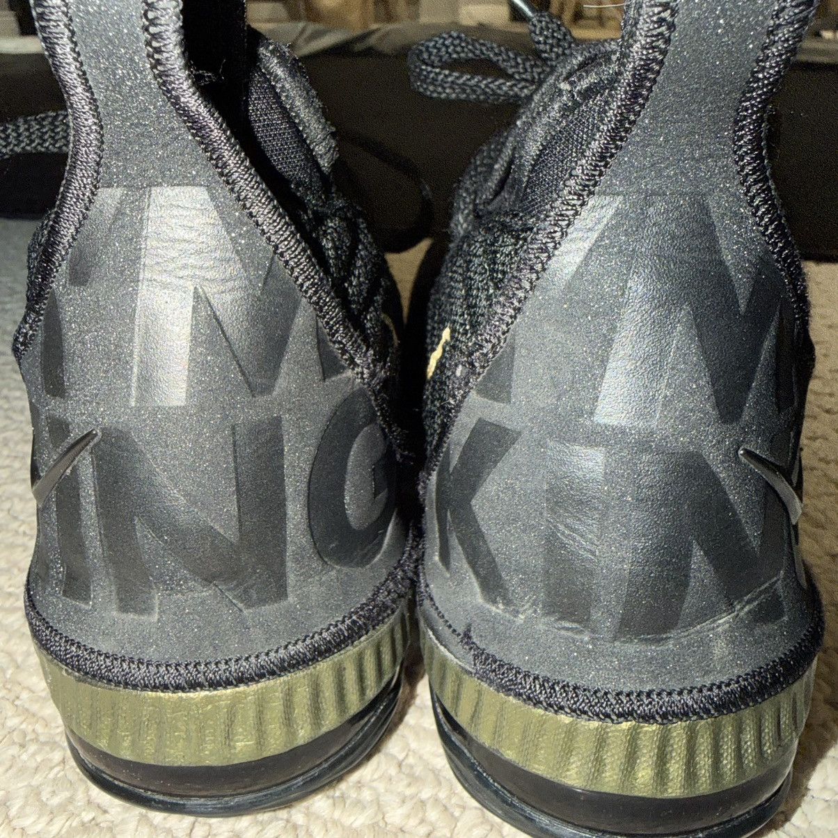 Nike Nike LeBron 16 I’m king black and gold size 7Y/W 8.5 Size US 7 / EU 40 - 9 Thumbnail