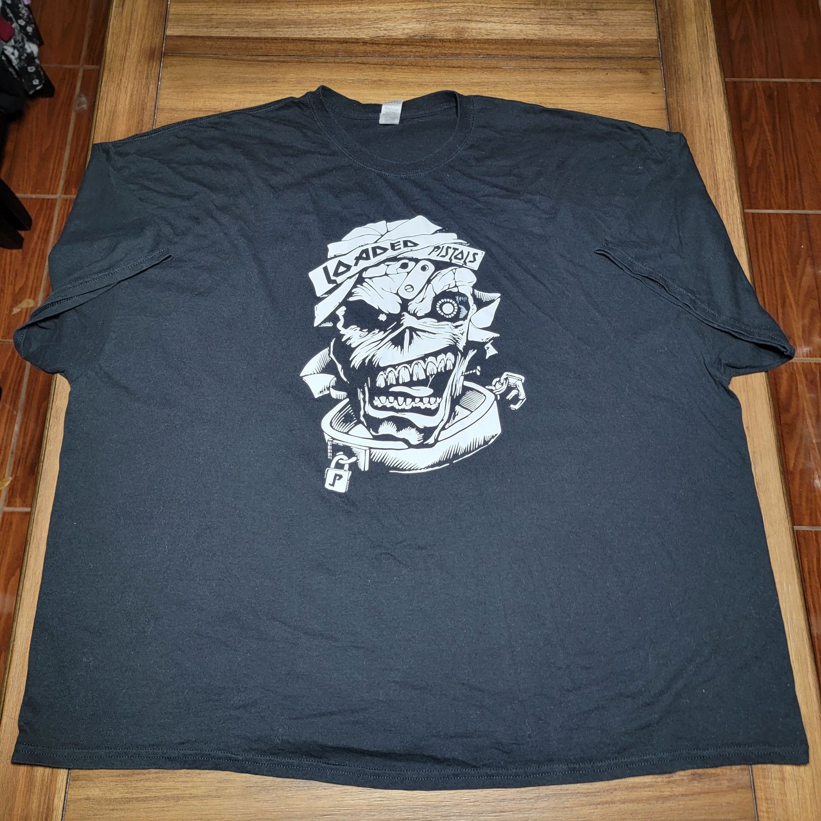 Gildan Loaded Pistols Black Unisex Tee (Gildan) "Fight Or Die" -5XL Size US XXL / EU 58 / 5 - 1 Thumbnail