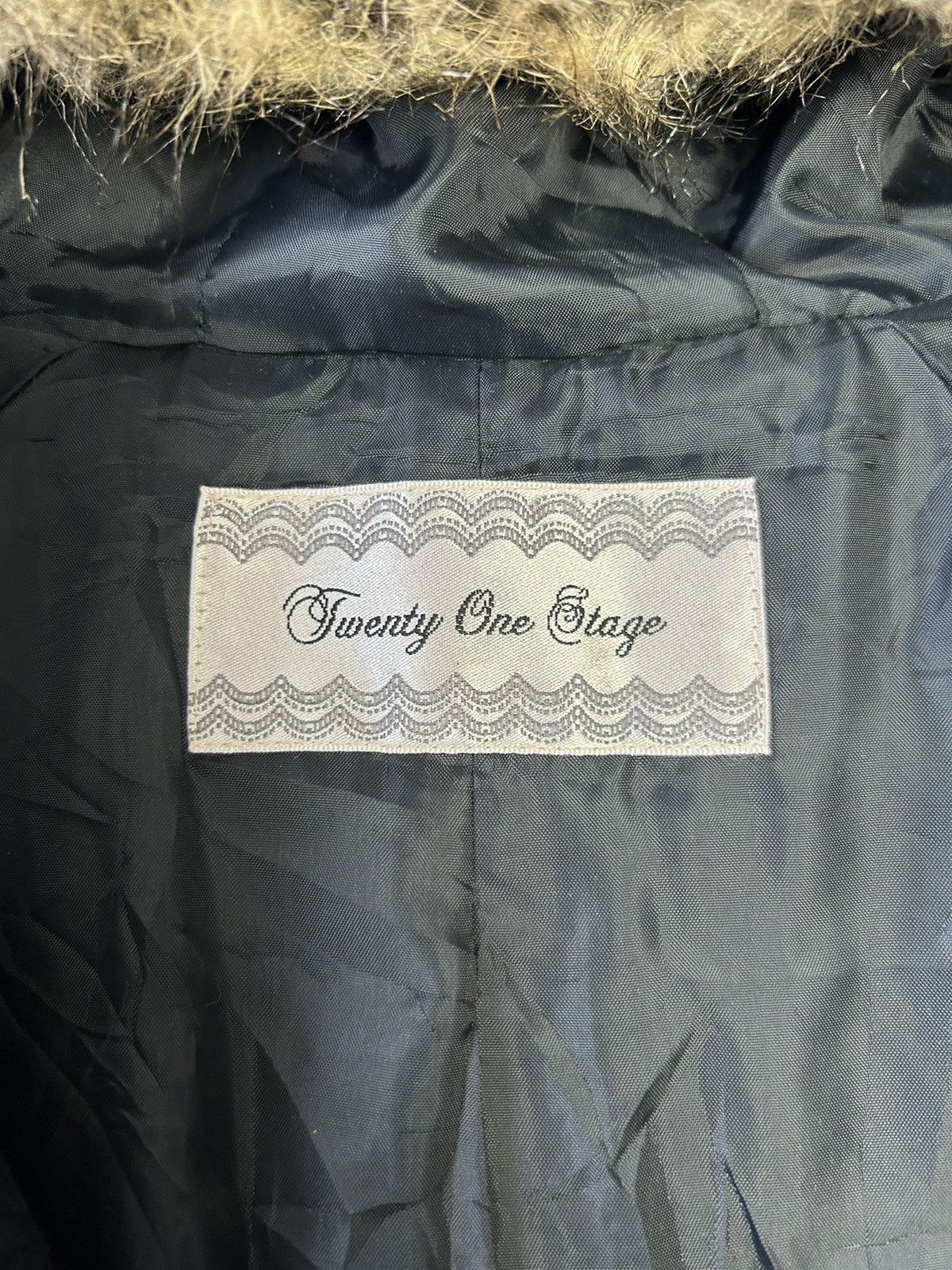 Japanese Brand TWENTY ONE STAGE FAUX FUR HOODIE CAPE Size ONE SIZE - 5 Thumbnail