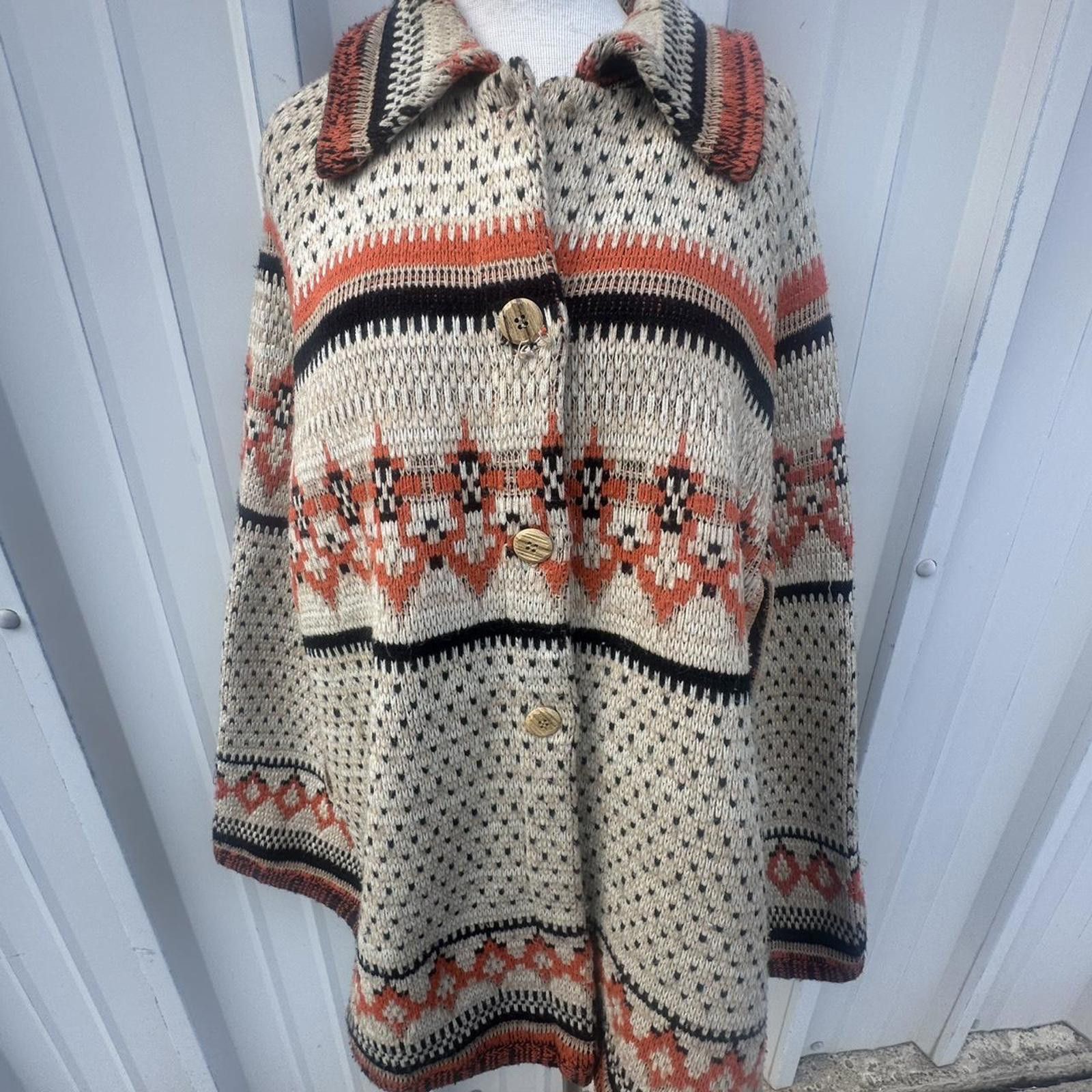 Other Orange and cream vintage knit poncho knit Size ONE SIZE - 1 Thumbnail