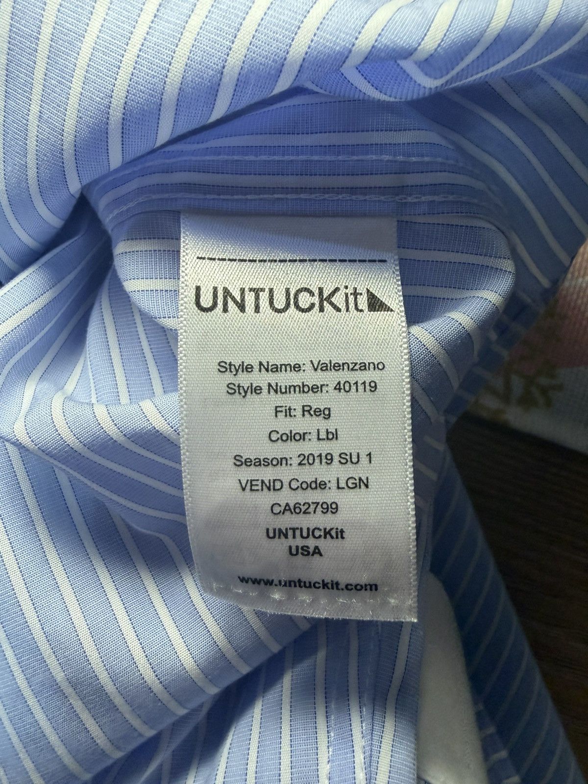 UNTUCKit Untuckit Blue & White Striped Dress Shirt Size Medium Size US M / EU 48-50 / 2 - 4 Thumbnail