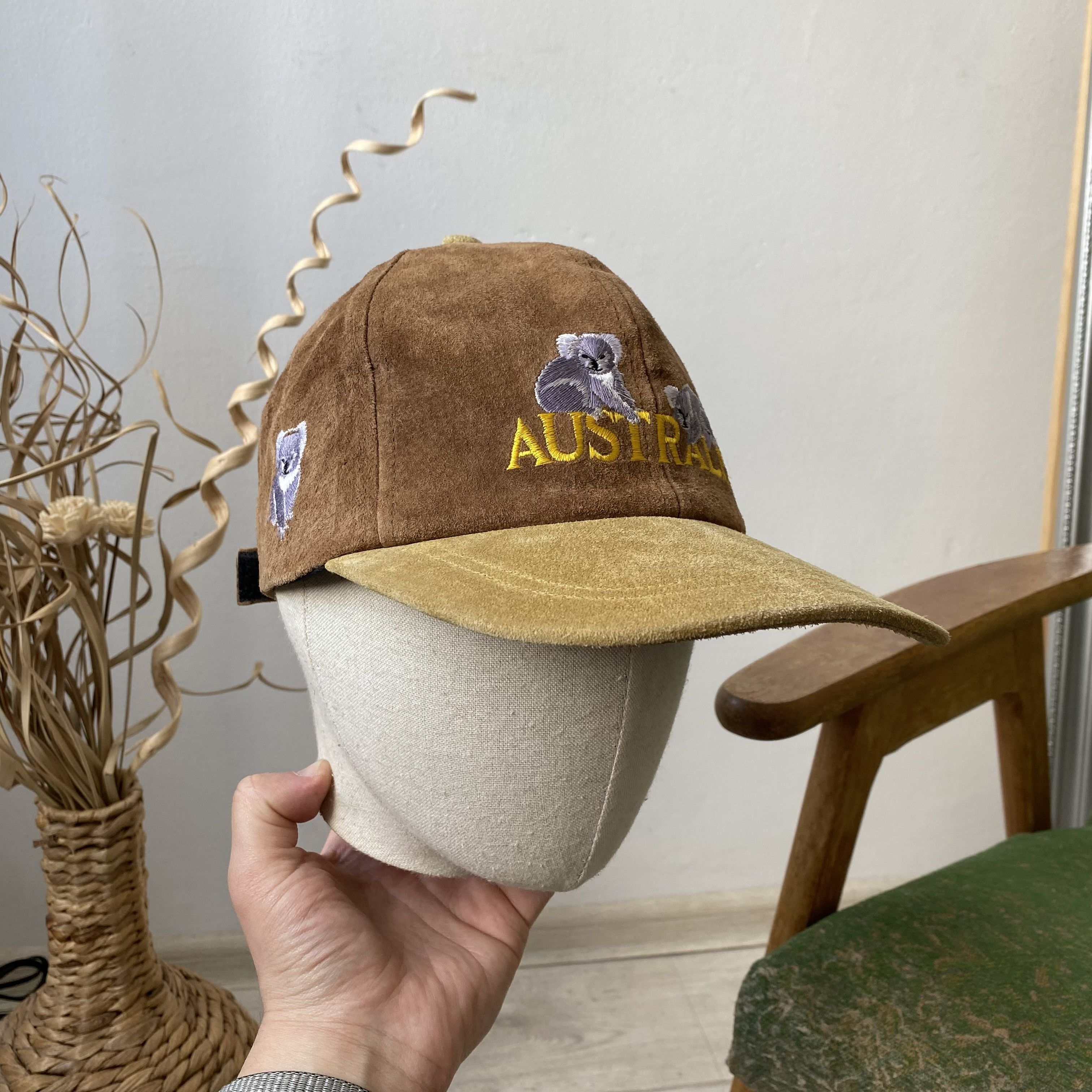 Cowboy Equipment 🐨 Vintage Real leather Australia logo Cap Suede Dad hat Size ONE SIZE - 2 Thumbnail