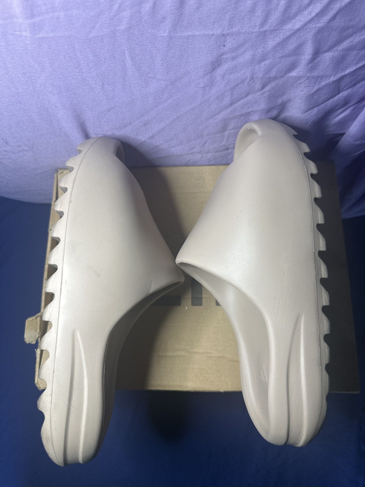 Yeezy Yeezy slides Size US 9 / EU 42 - 8 Thumbnail