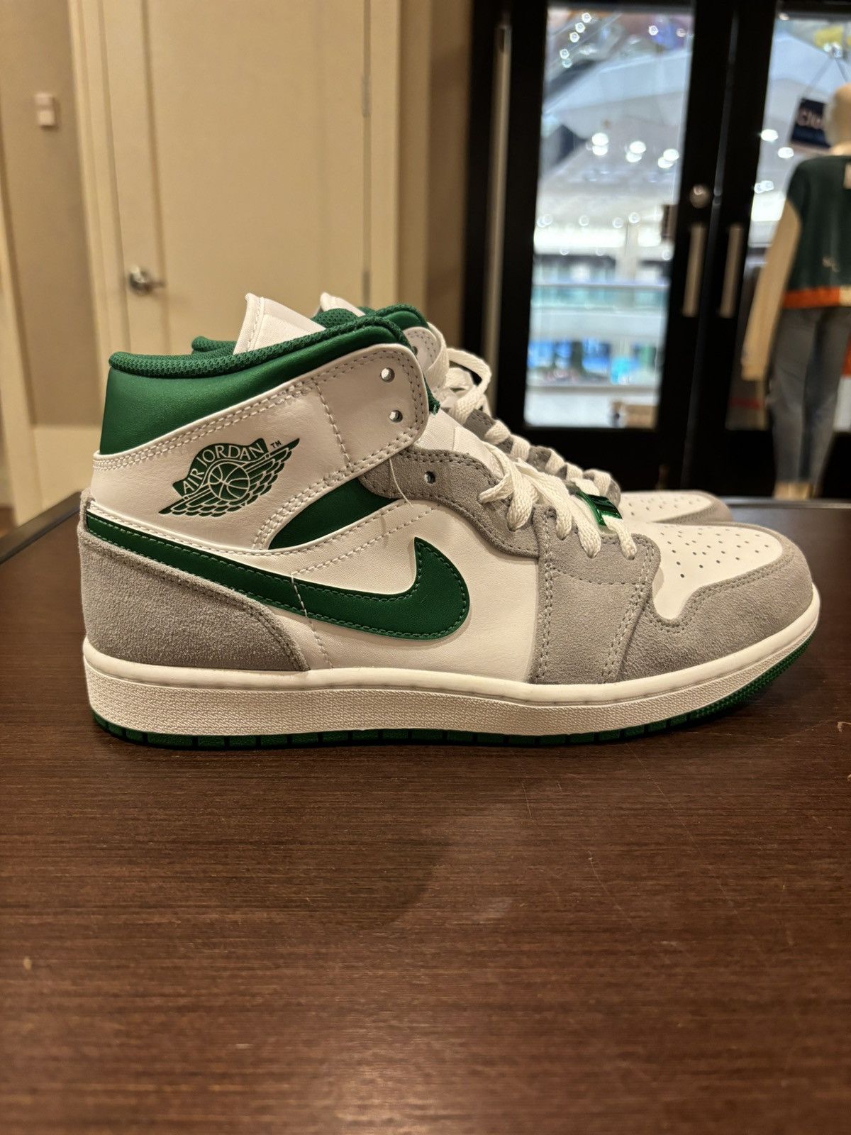 Jordan Mid SE Grey Green