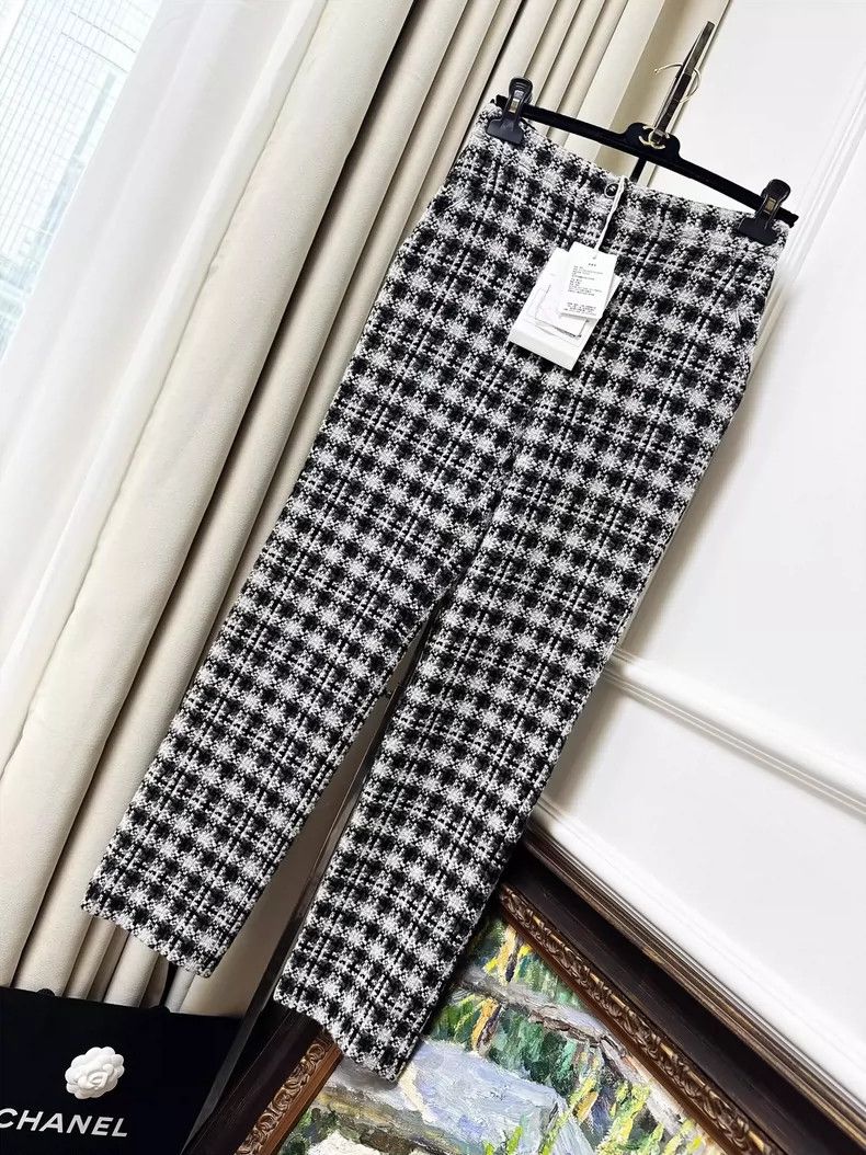 Chanel Chanel 21B Houndstooth Tweed Pants - dmc Size US 34 / EU 50 - 1 Thumbnail