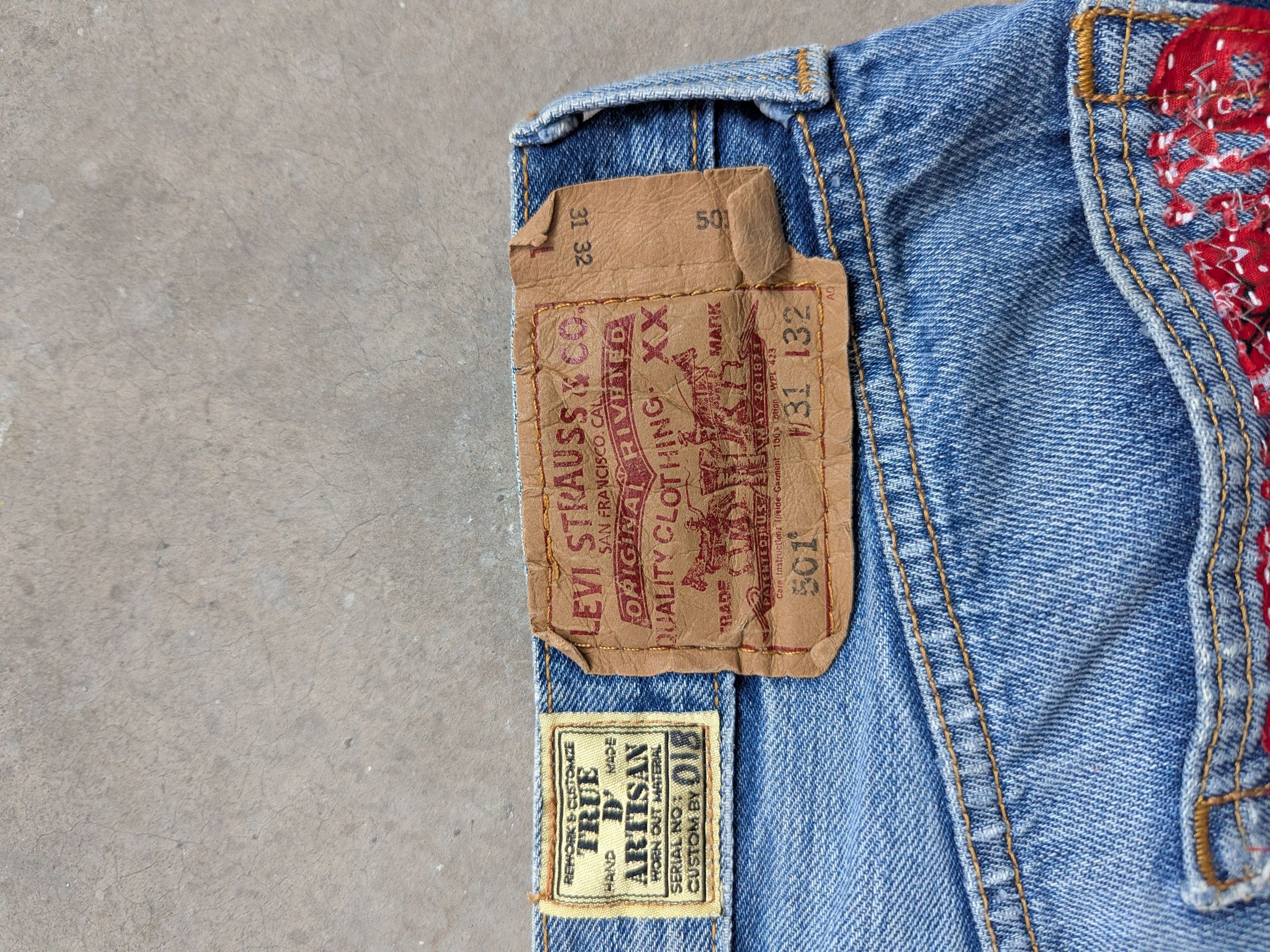 Le Grande Bleu (L.G.B.) × Levi's × Vintage OPEN FOR CUSTOM 🔥 Vintage Levis 501 Inspired Proletareart Size US 31 - 13 Thumbnail