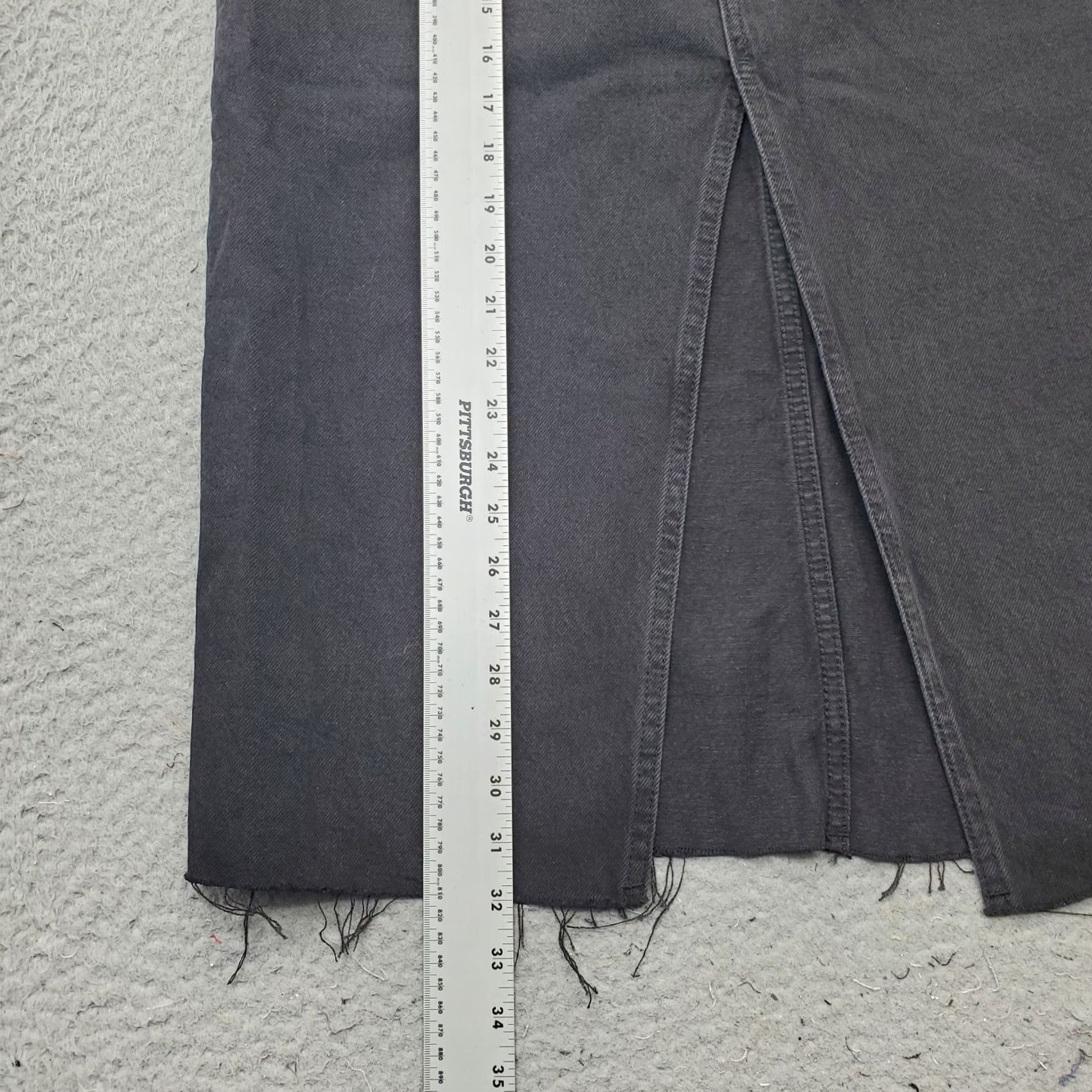 Vintage MNG Womens Skirt L Midi Black Denim Vented Front Raw Hem High Waist Pockets Zipper Button A-Line Basics Size 36" / US 14 / IT 50 - 3 Thumbnail