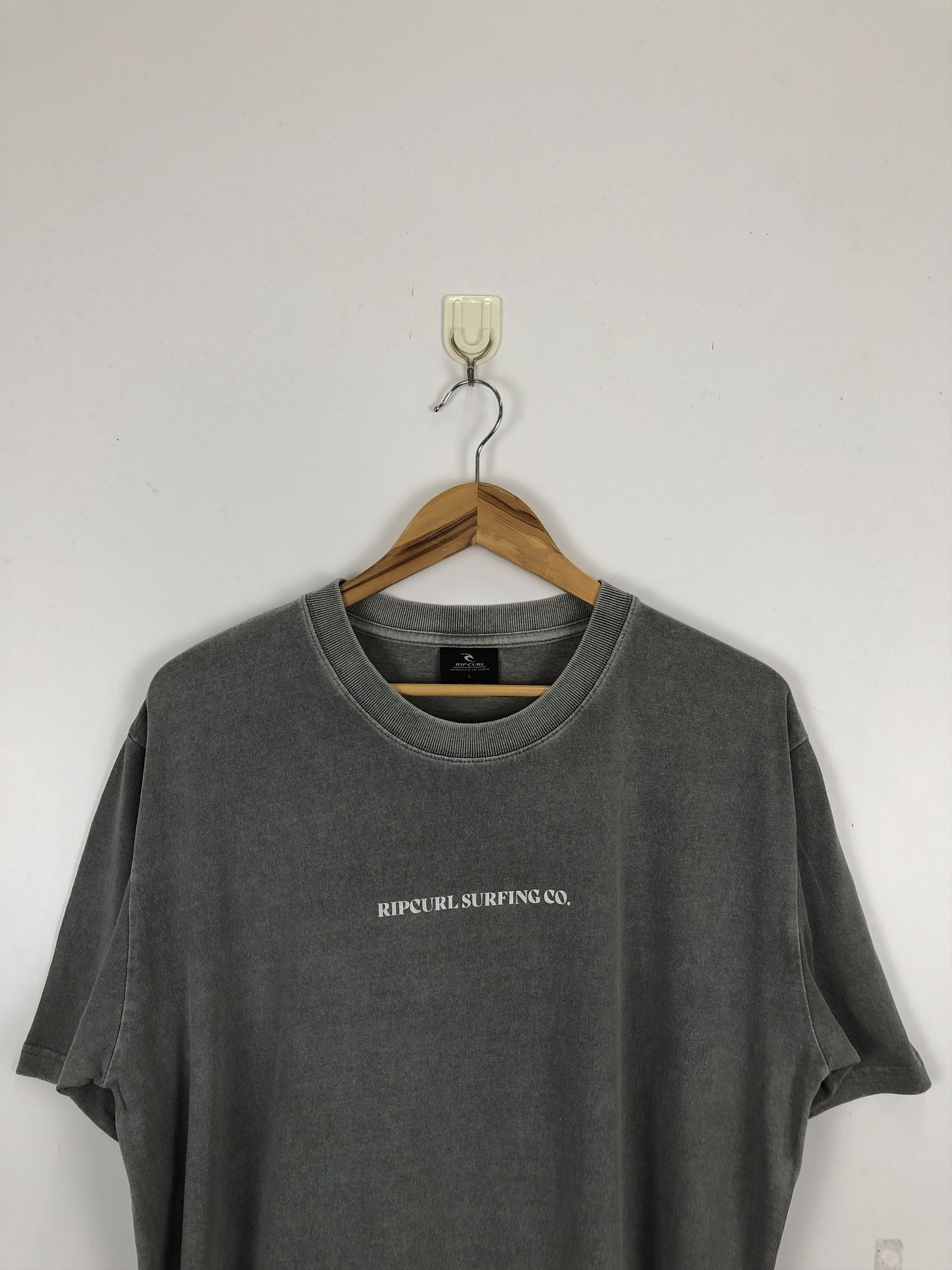 Rip Curl Vintage 90s Rip Curl Graphic Crewneck Tee TA0469 Size US L / EU 52-54 / 3 - 4 Thumbnail