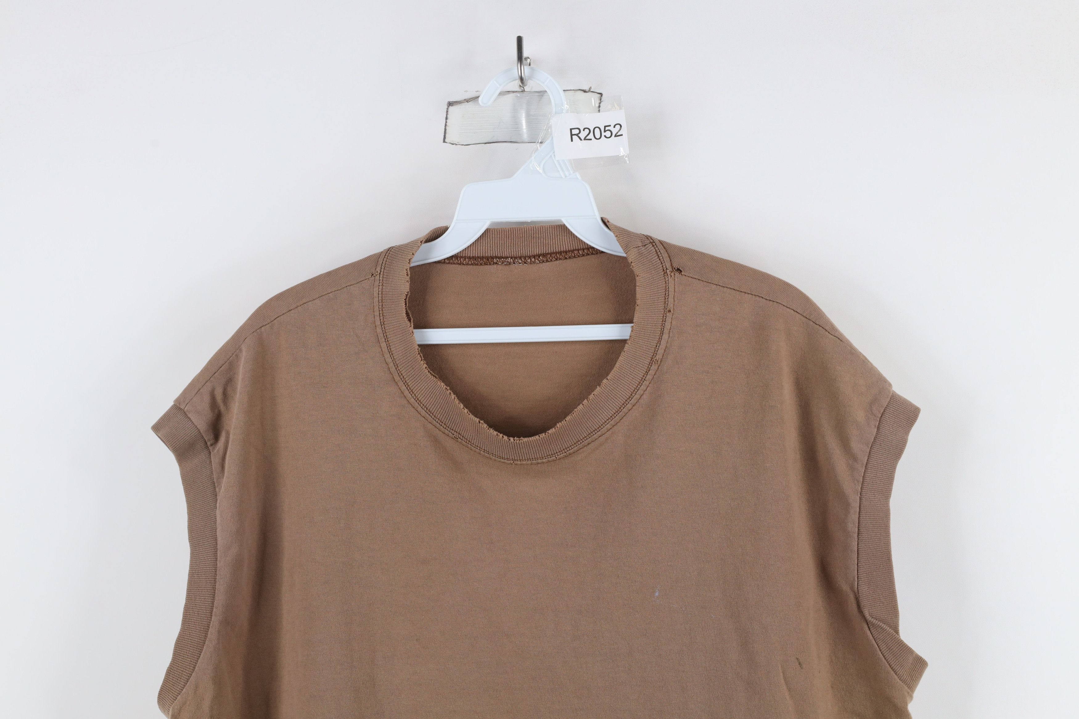 Vintage Vintage 90s Streetwear Blank Sleeveless Muscle T-Shirt Brown Size US XL / EU 56 / 4 - 2 Thumbnail