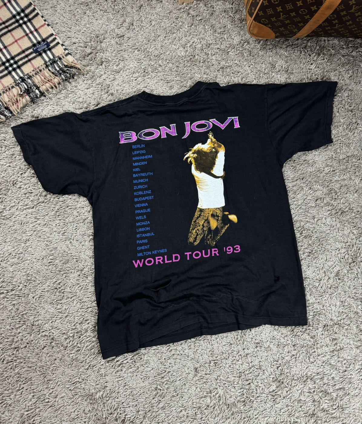 Band Tees × Vintage Vintage rock t shirt Bon Jovi World Tour 1993 original item Size US L / EU 52-54 / 3 - 1 Thumbnail