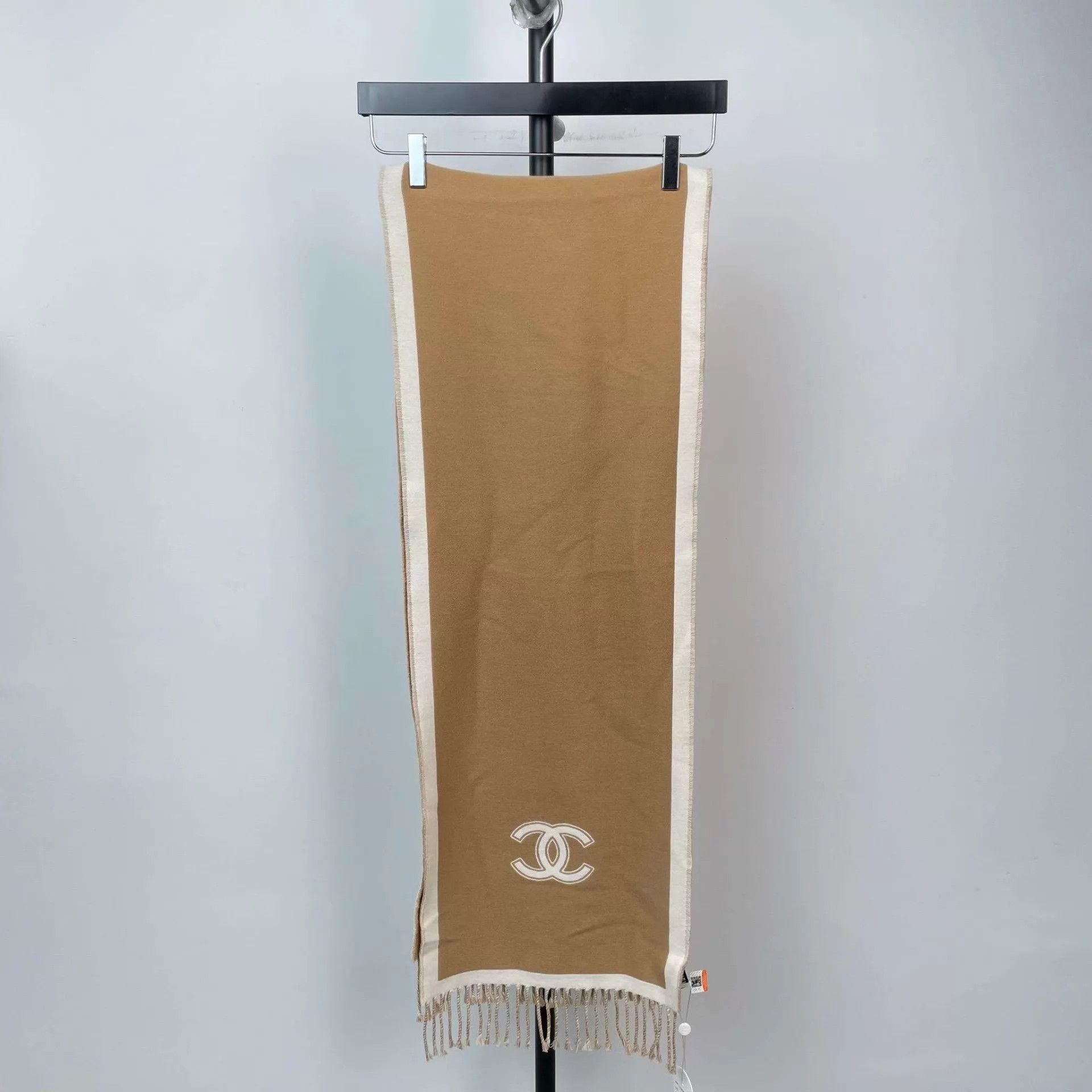 Chanel Chanel 24B CC Wool Scarf Beige Camel Colorblock Size ONE SIZE - 1 Thumbnail