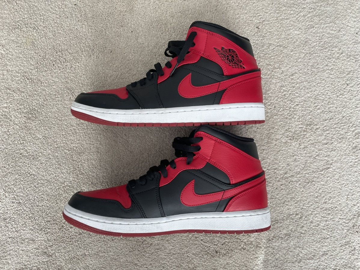 Jordan Brand Nike Air Jordan 1 Mid Banned (2020) Size US 9.5 / EU 42-43 - 5 Thumbnail