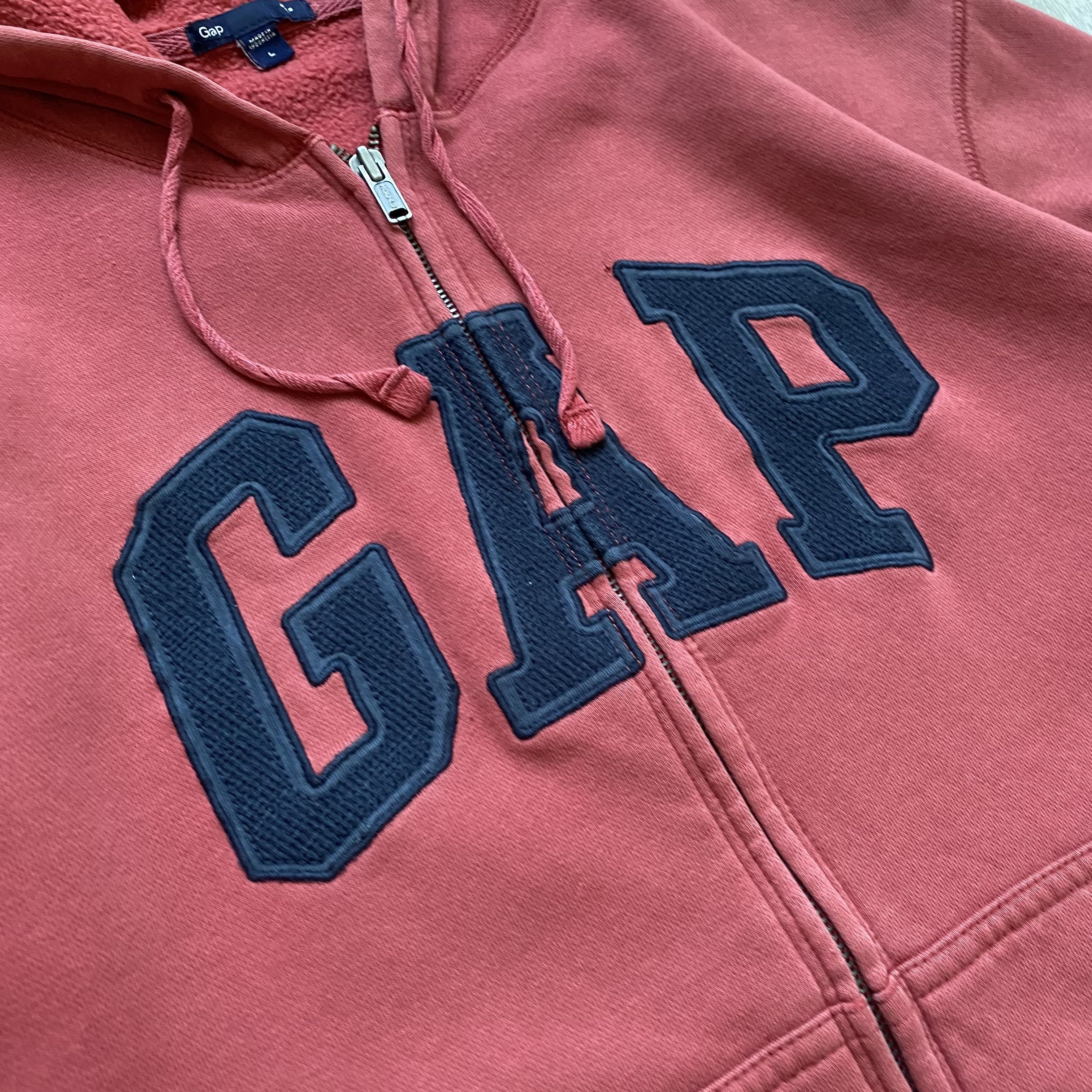 Gap Vintage Faded GAP Hoodie Zip Up Big Center Logo Yezzy Size US M / EU 48-50 / 2 - 6 Thumbnail