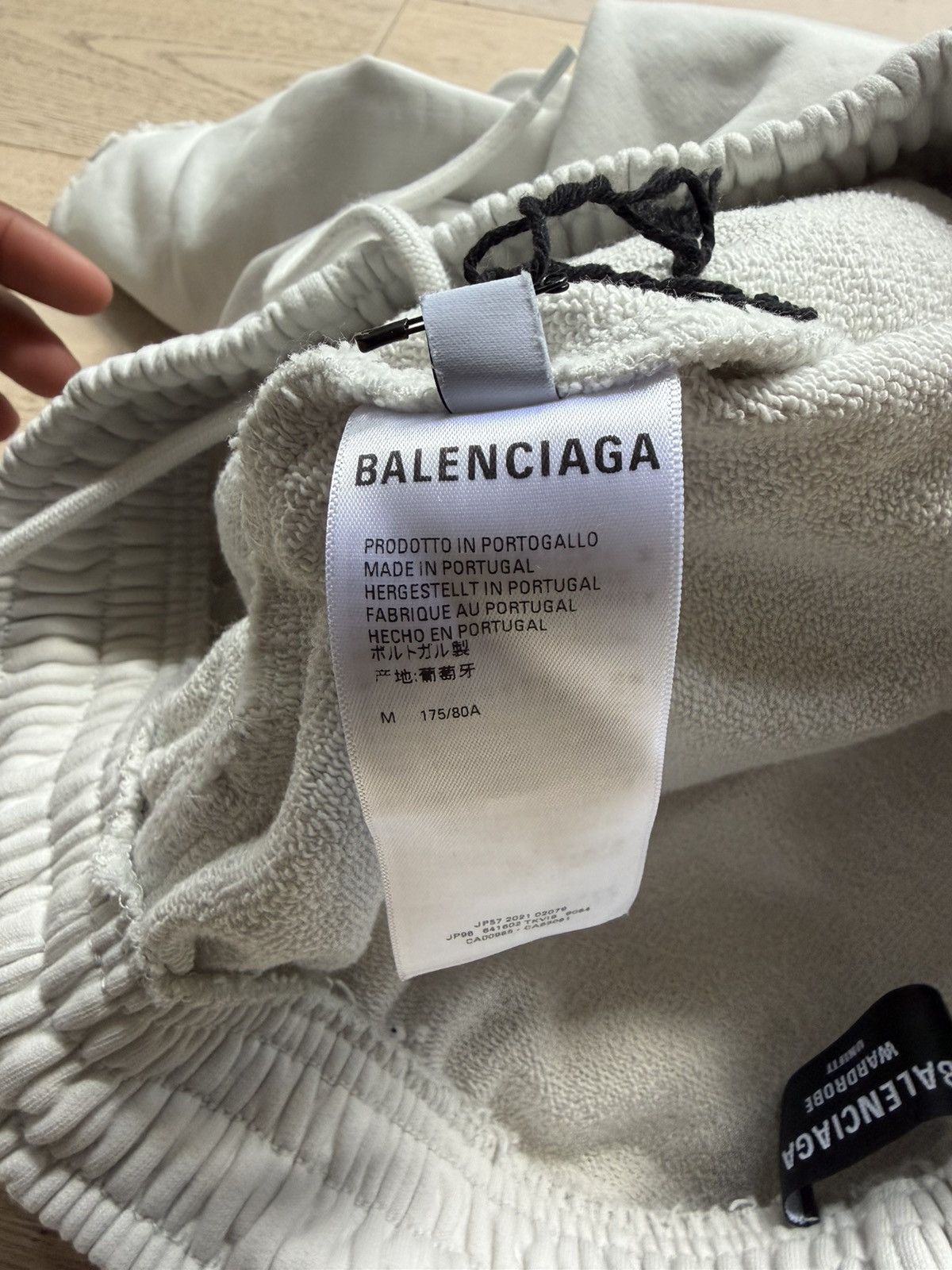 Balenciaga Balenciaga 3/4 sweatpants Size US 29 - 4 Thumbnail
