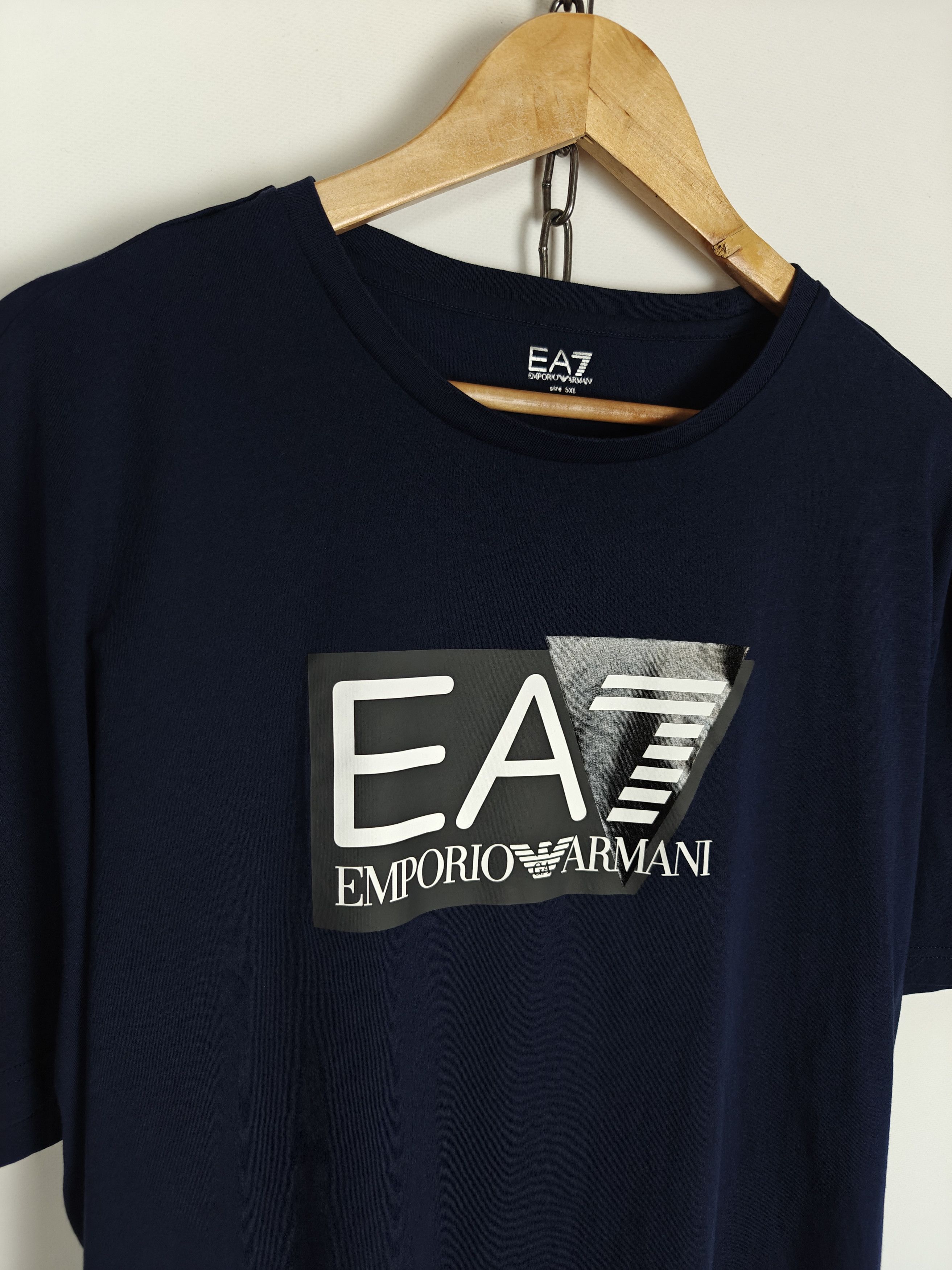 Emporio Armani Emporio Armani EA7 T-Shirt Center Logo Tee size XL Size US XL / EU 56 / 4 - 4 Thumbnail