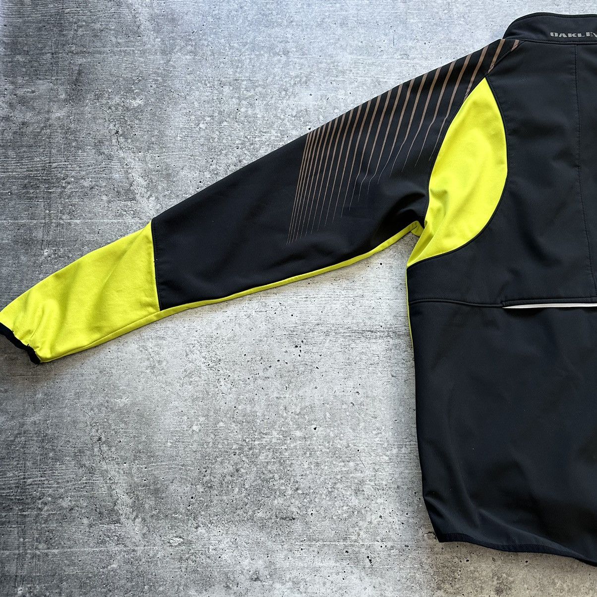 Oakley Oakley Running Zip Jacket Reflective Black Yellow Men’s Size US L / EU 52-54 / 3 - 17 Thumbnail