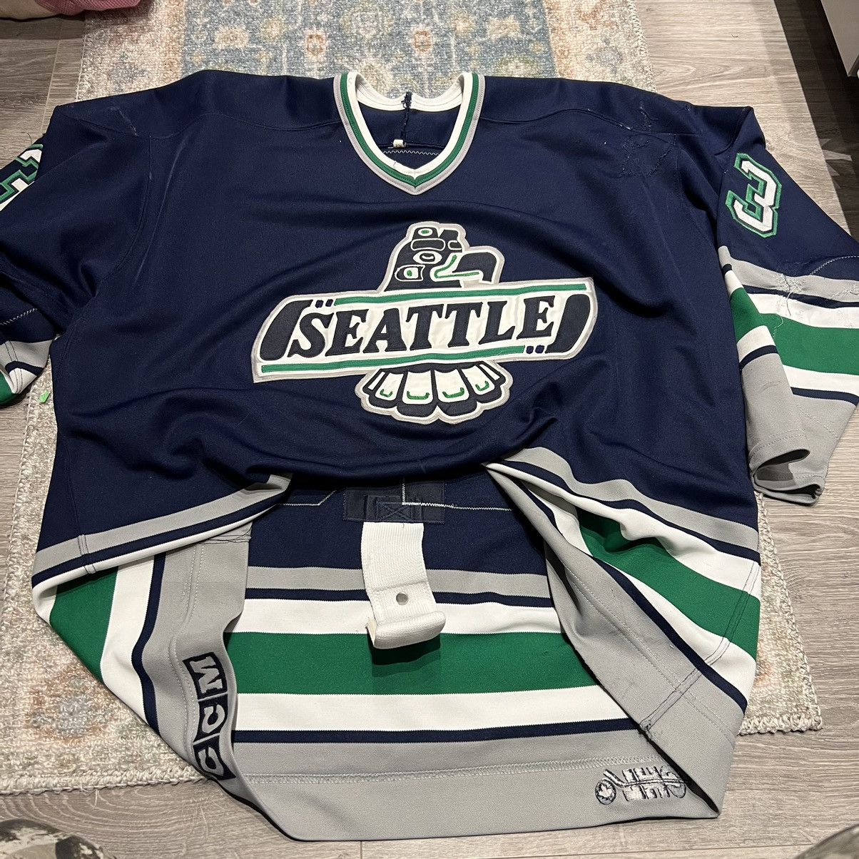 Ccm Seattle Thunderbirds Shane endicott Game worn Hockey Jersey Size US XL / EU 56 / 4 - 1 Thumbnail