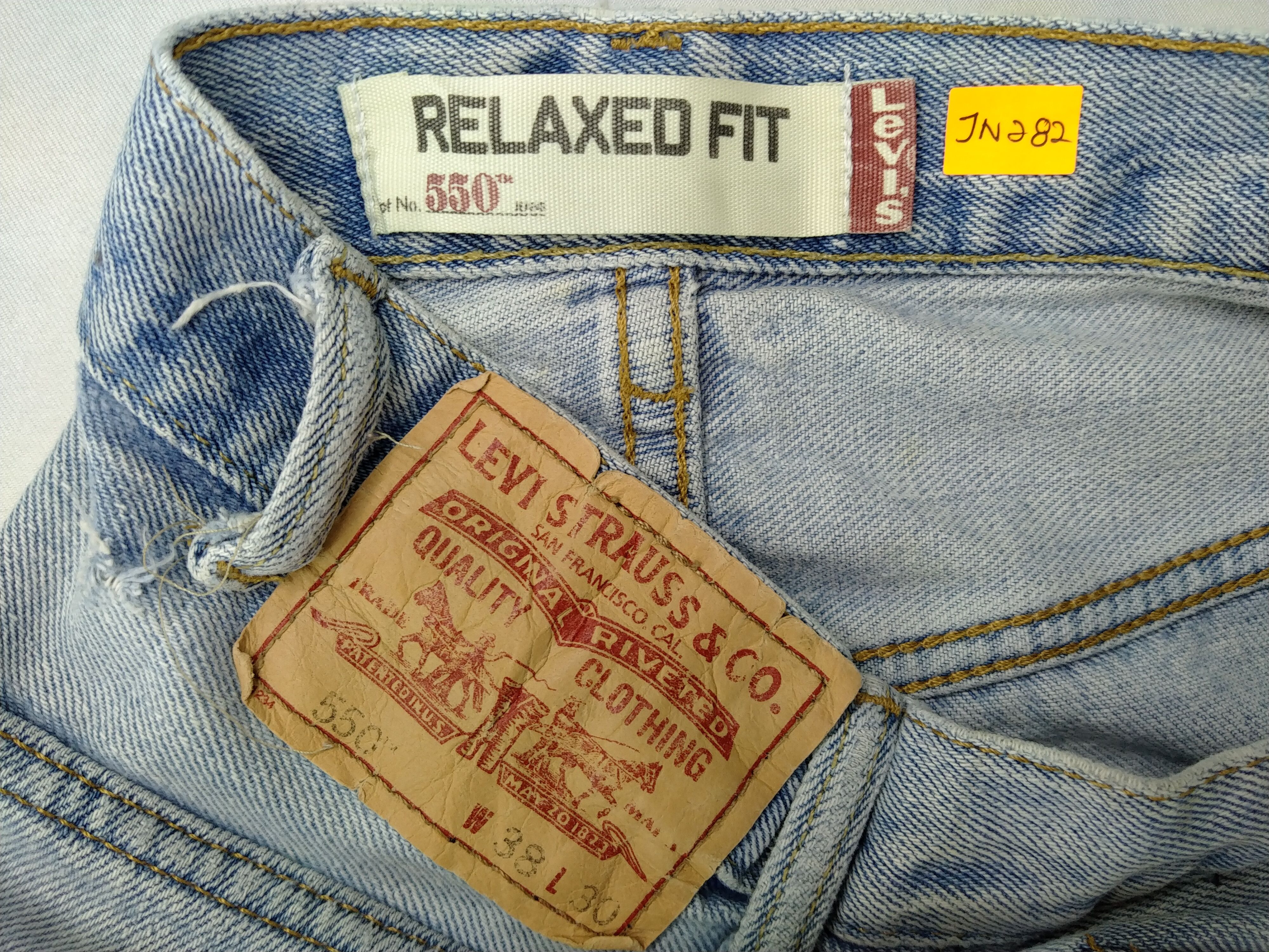 Levi's Light Wash Vintage Levi's 550 Denim 37x28.5 -JN282 Size US 37 - 11 Thumbnail