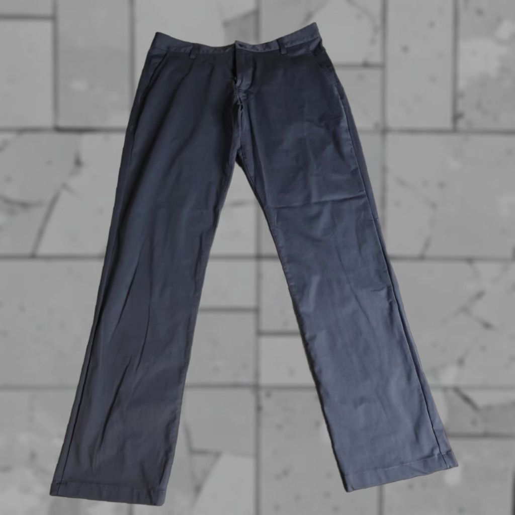 Rhone Rhone Slim Fit 31 x 29 Blue Chino Pants Men's Regular Inseam 29 Iron 100036 Size US 31 - 1 Thumbnail