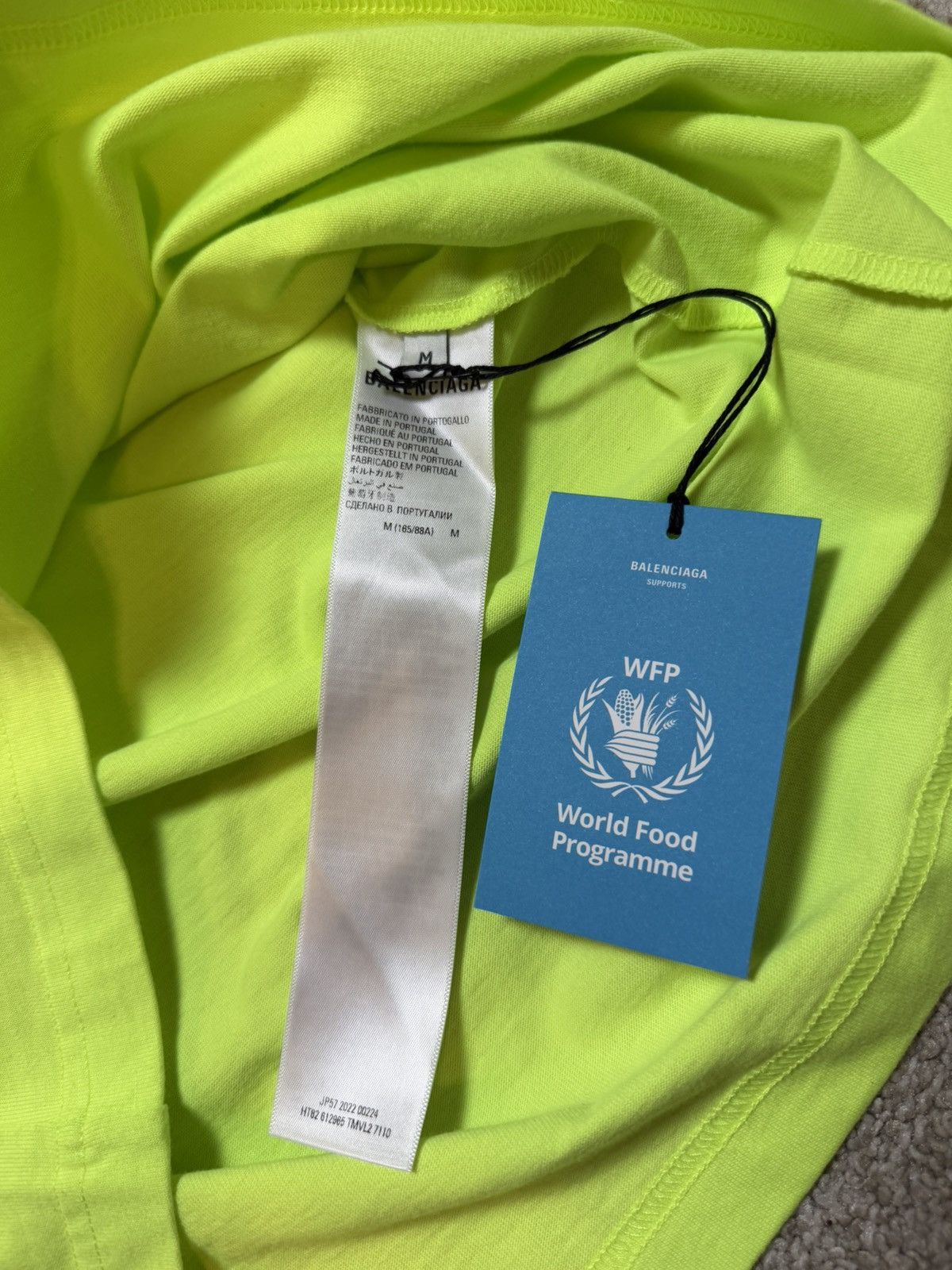 Balenciaga Balenciaga World Food Programme T-Shirt Size US M / EU 48-50 / 2 - 5 Thumbnail