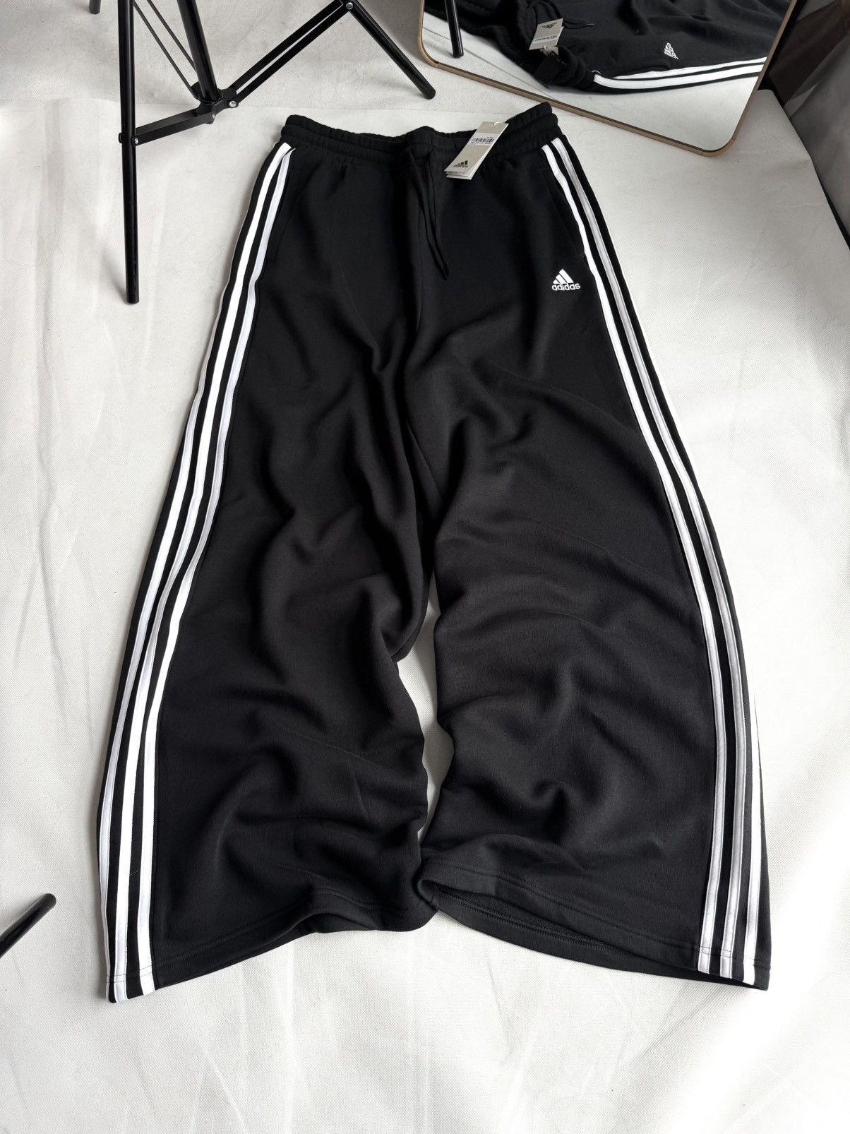 Adidas Adidas Balenciaga Style baggy Track Pants Hype Sweatpants Size US 32 / EU 48 - 2 Thumbnail