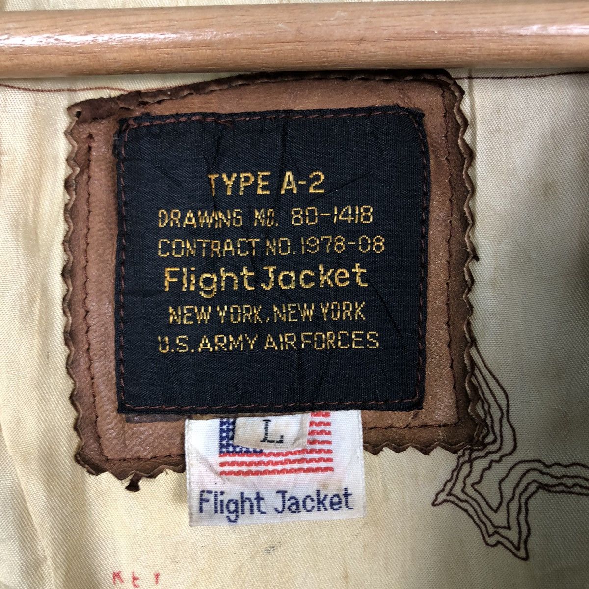 Vintage Vintage Military Type A-2 Flight Jacket Genuine Leather Usa Size US L / EU 52-54 / 3 - 19 Thumbnail