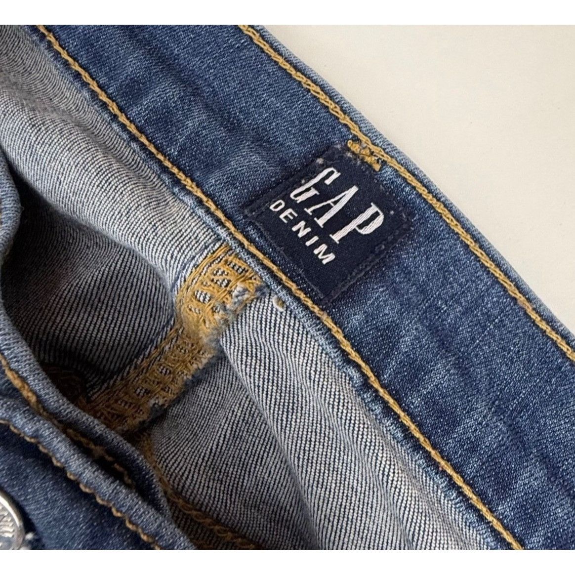 Gap Gap Denim 1969 Women's Distressed Ankle Crop Medium Wash Jea Size 30" / US 8 / IT 44 - 2 Thumbnail