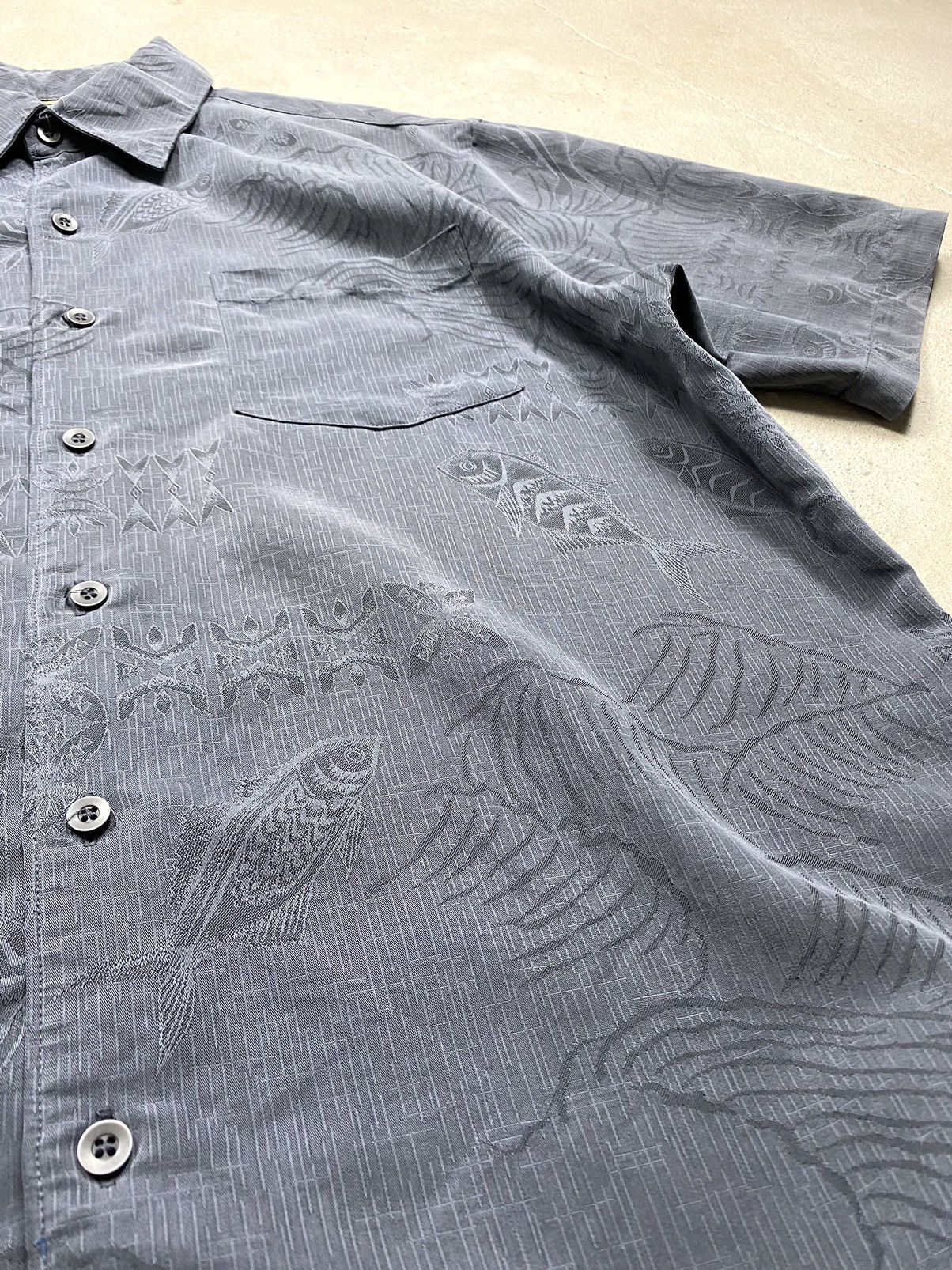 Quiksilver Vintage Quiksilver Embroidered Shirt Tee Surf Style Oakley Size US L / EU 52-54 / 3 - 11 Thumbnail
