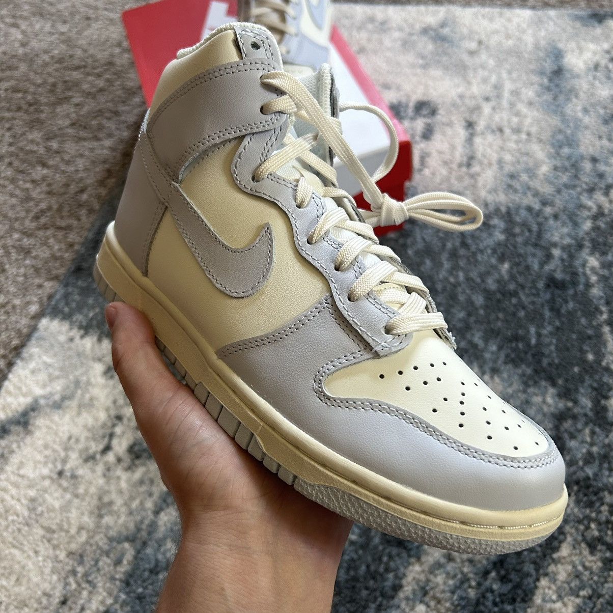DD1869-102 NiKE DUNK HiGH FOOTBALL GREY SAiL PALE iVORY