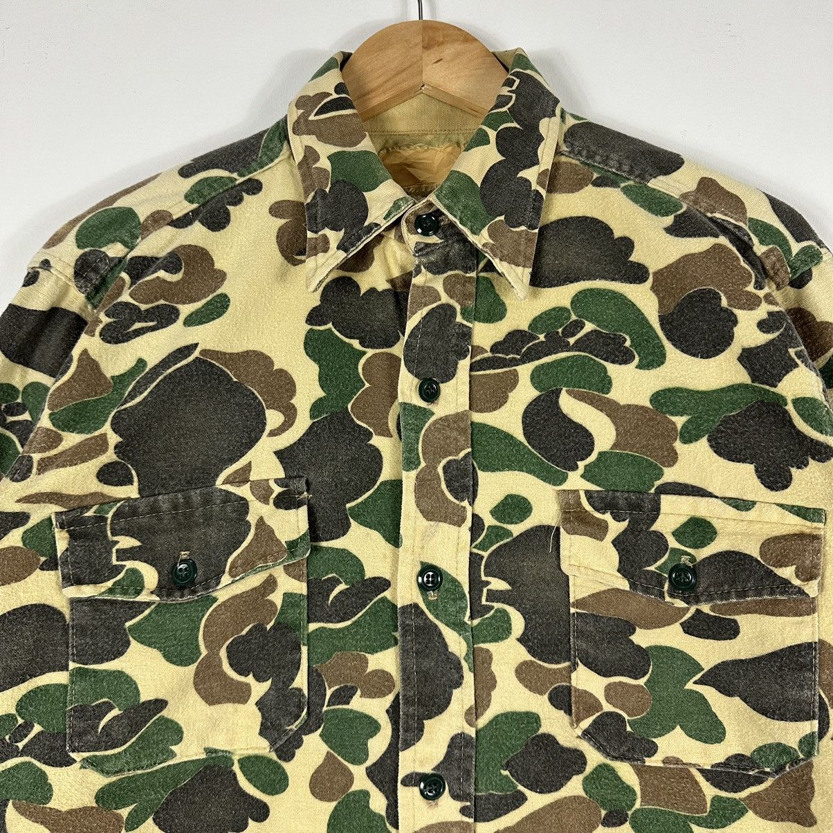 Vintage VINTAGE CAMO BUTTON UP LONGSLEEVE Size US XL / EU 56 / 4 - 3 Thumbnail