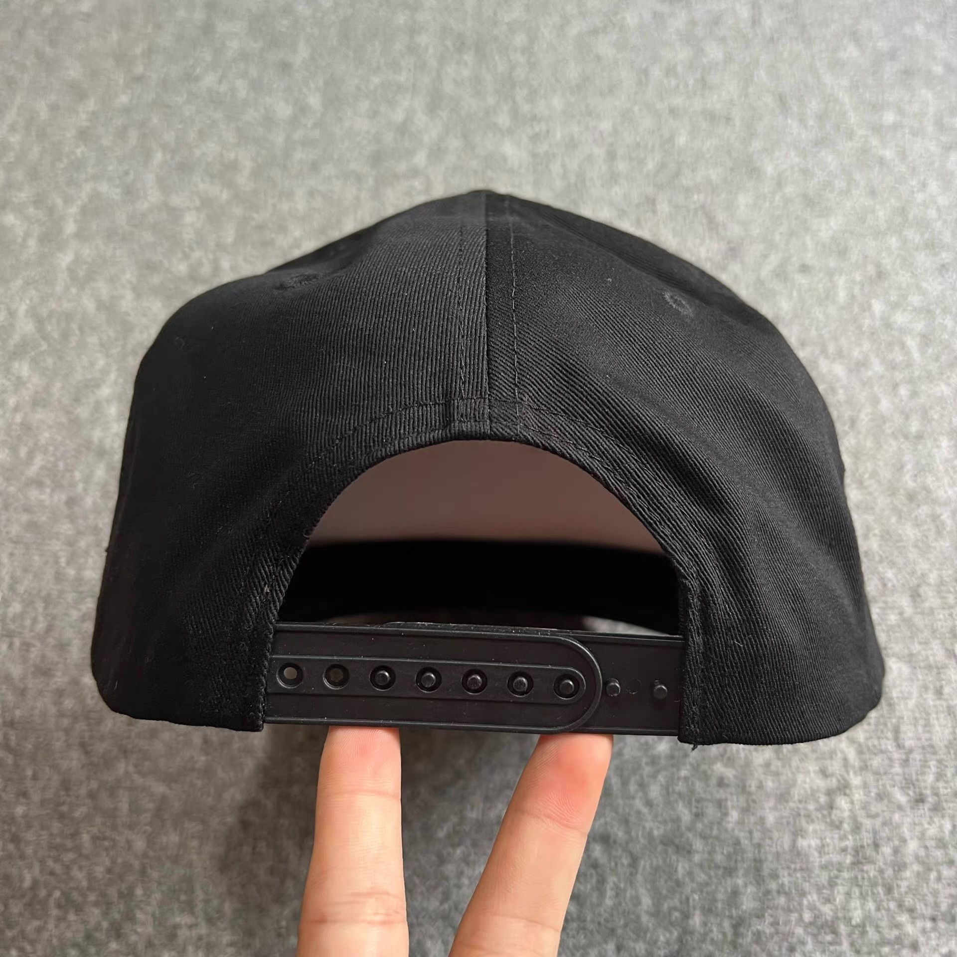 Cross Colours Cross Colours embroidered flat brim baseball cap Q7 Size ONE SIZE - 4 Thumbnail