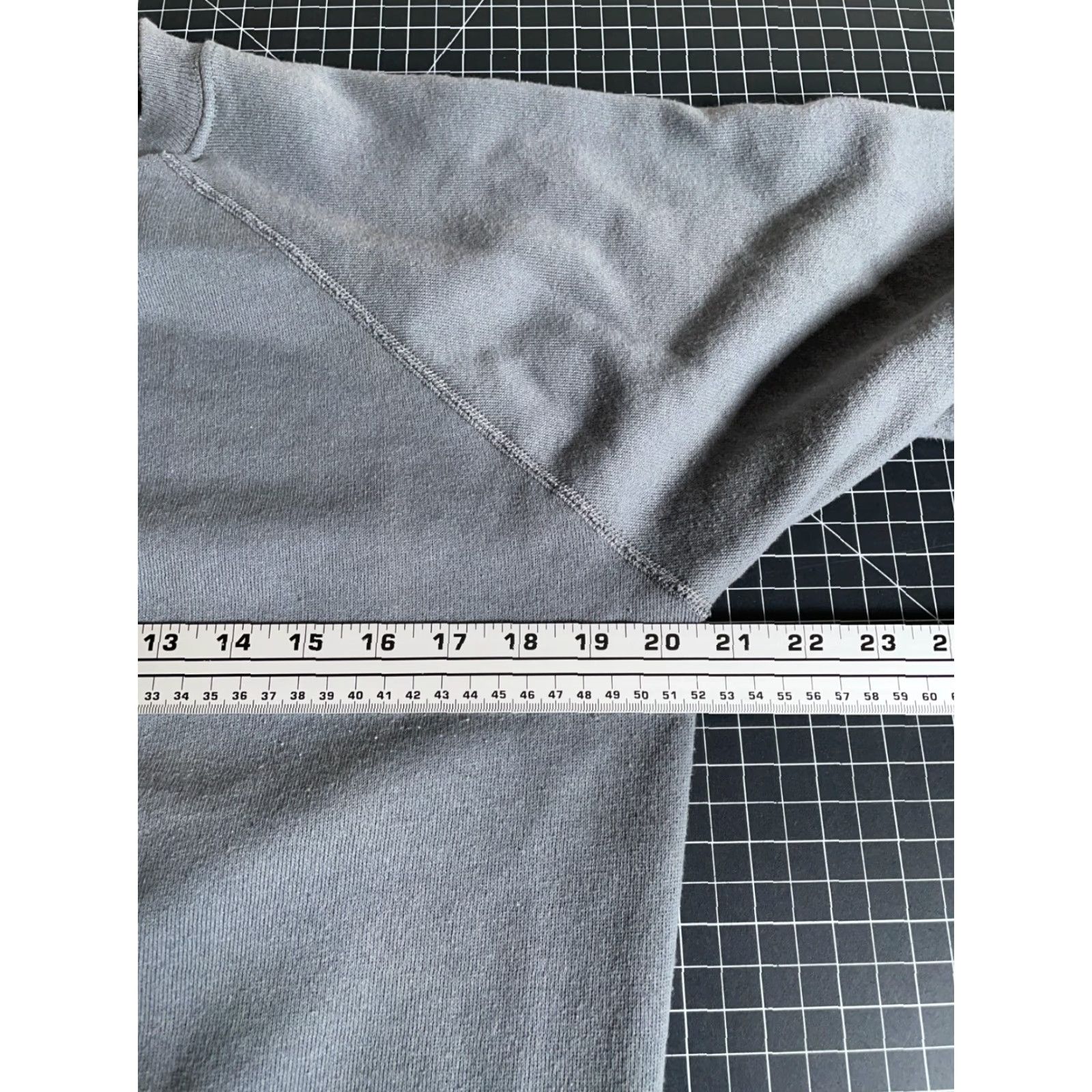 Vintage VINTAGE Sweatshirt Crewneck Raglan Sleeves Dark Gray 90s Adult Medium Men’s Pullover Cotton Blend 50/50 Regular Fit Nightwatch Gray Shirts? Size US M / EU 48-50 / 2 - 5 Thumbnail