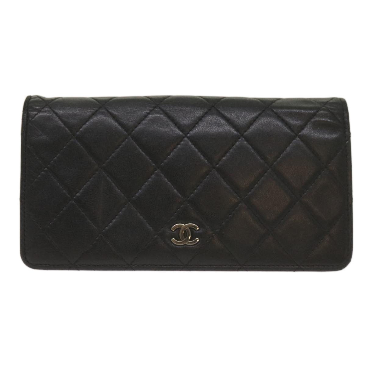image of Chanel Matelassé Wallet in Black, Women's