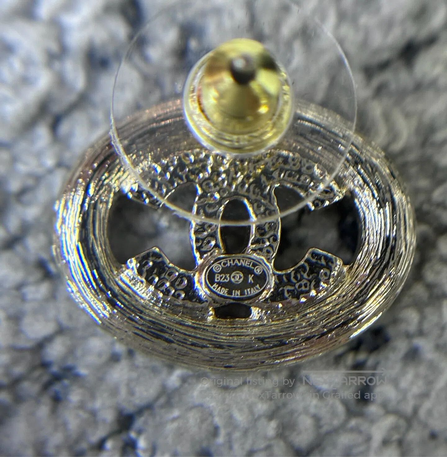 Chanel Chanel Elliptical relief hollowed-out double-C earrings| Size ONE SIZE - 6 Thumbnail