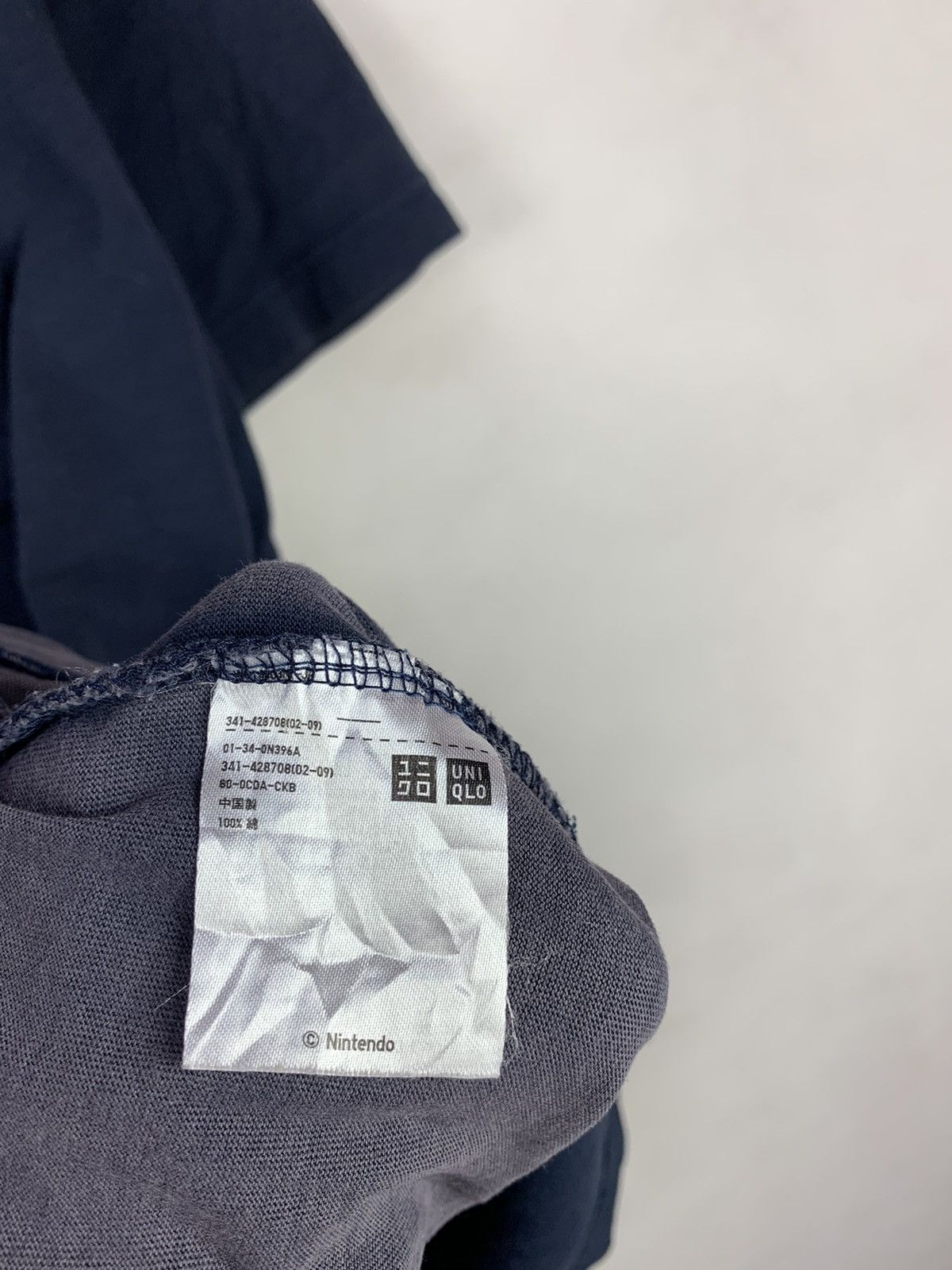 Nintendo Steals! Uniqlo x Mario Bros Pocket Tee Size US M / EU 48-50 / 2 - 6 Thumbnail