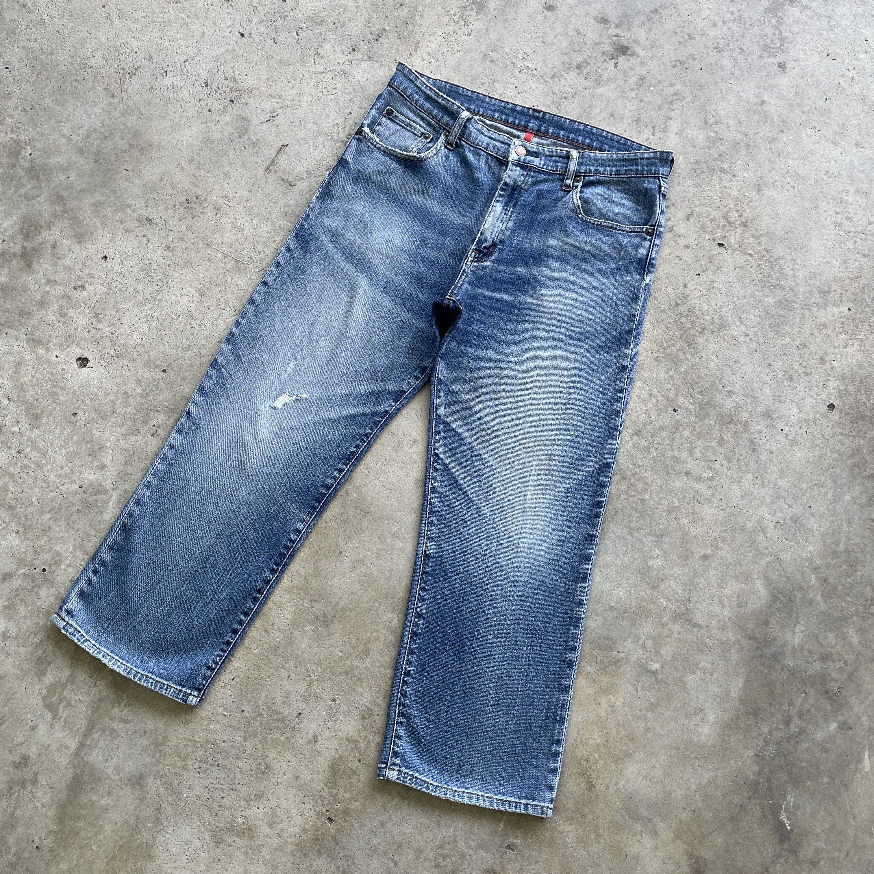 Japanese Brand VINTAGE JAPANESE DISTRESSED JEANS FADED DENIM PANTS W33 Size US 33 - 1 Thumbnail