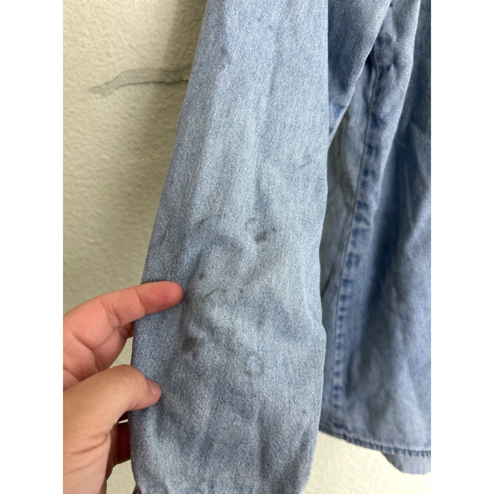 Dickies Dickies Mens XL Long Sleeve Denim Shirt Light Wash Button-Down Distressed Denim Blue Shirt Mens XL Long Sleeve Button-Up Size US XL / EU 56 / 4 - 3 Thumbnail