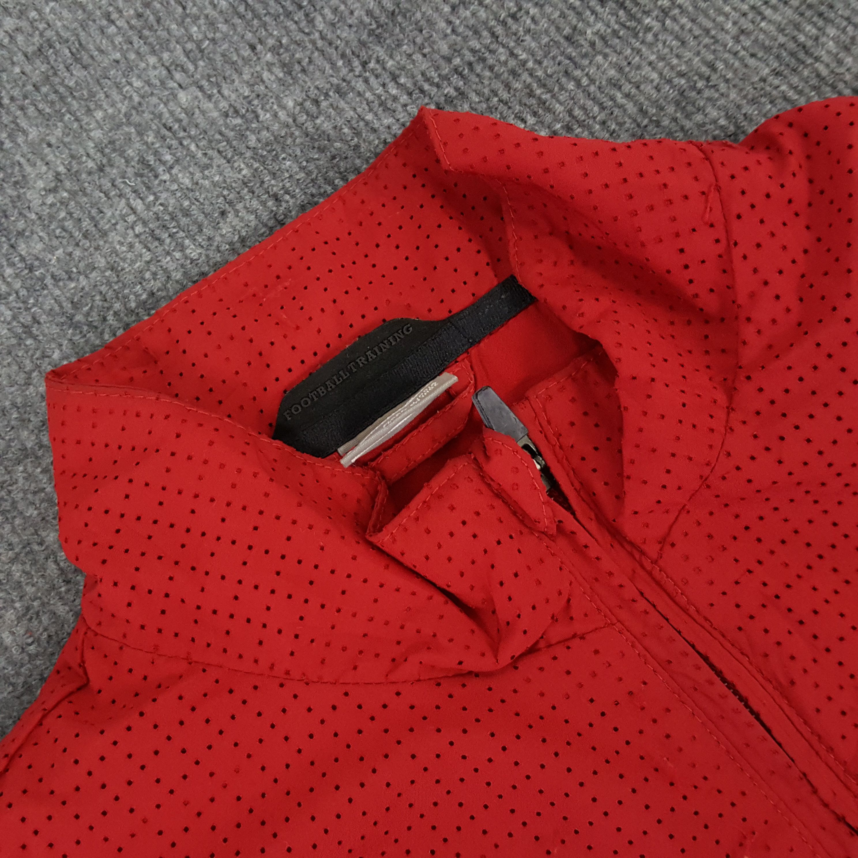 Nike × Vintage Nike X Manchester United Sportwear Jacket Size US S / EU 44-46 / 1 - 5 Thumbnail