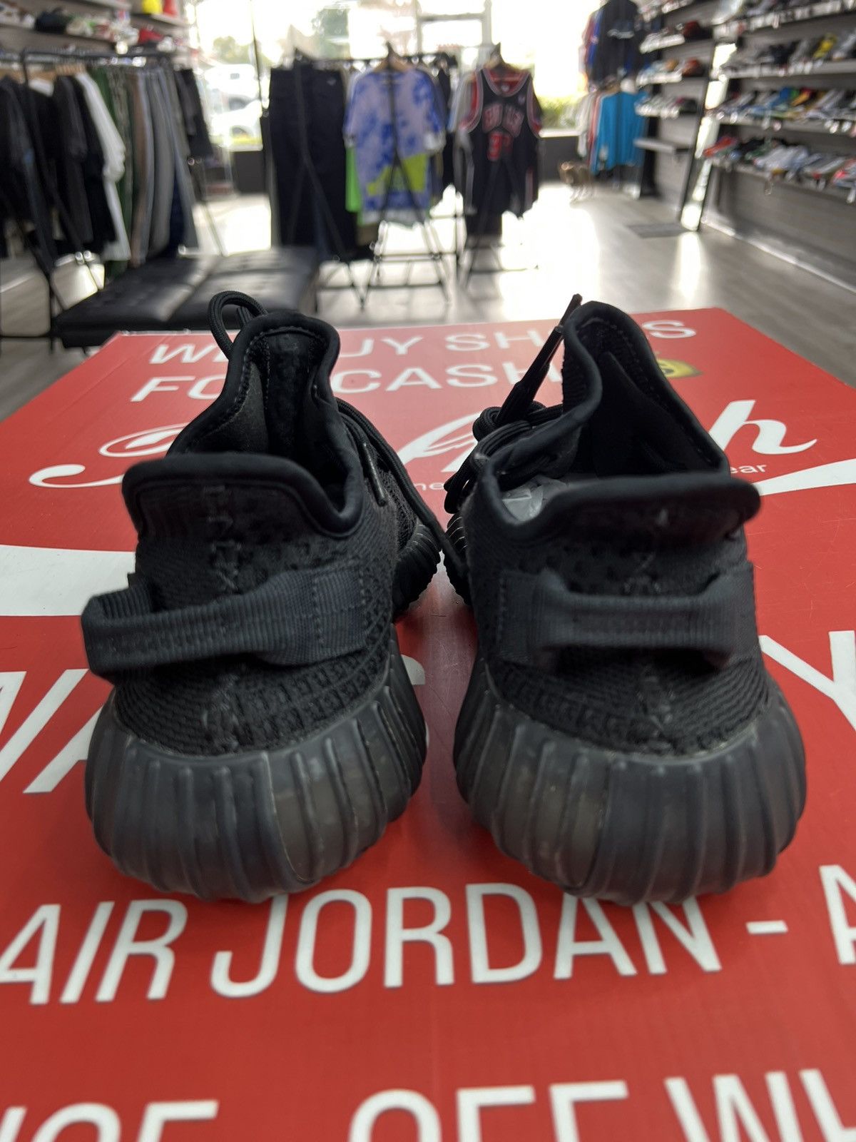 Adidas Adidas Yeezy 350 Boost Onyx Size 6.5Y (HQ4540) Size US 6.5 / EU 39-40 - 5 Thumbnail