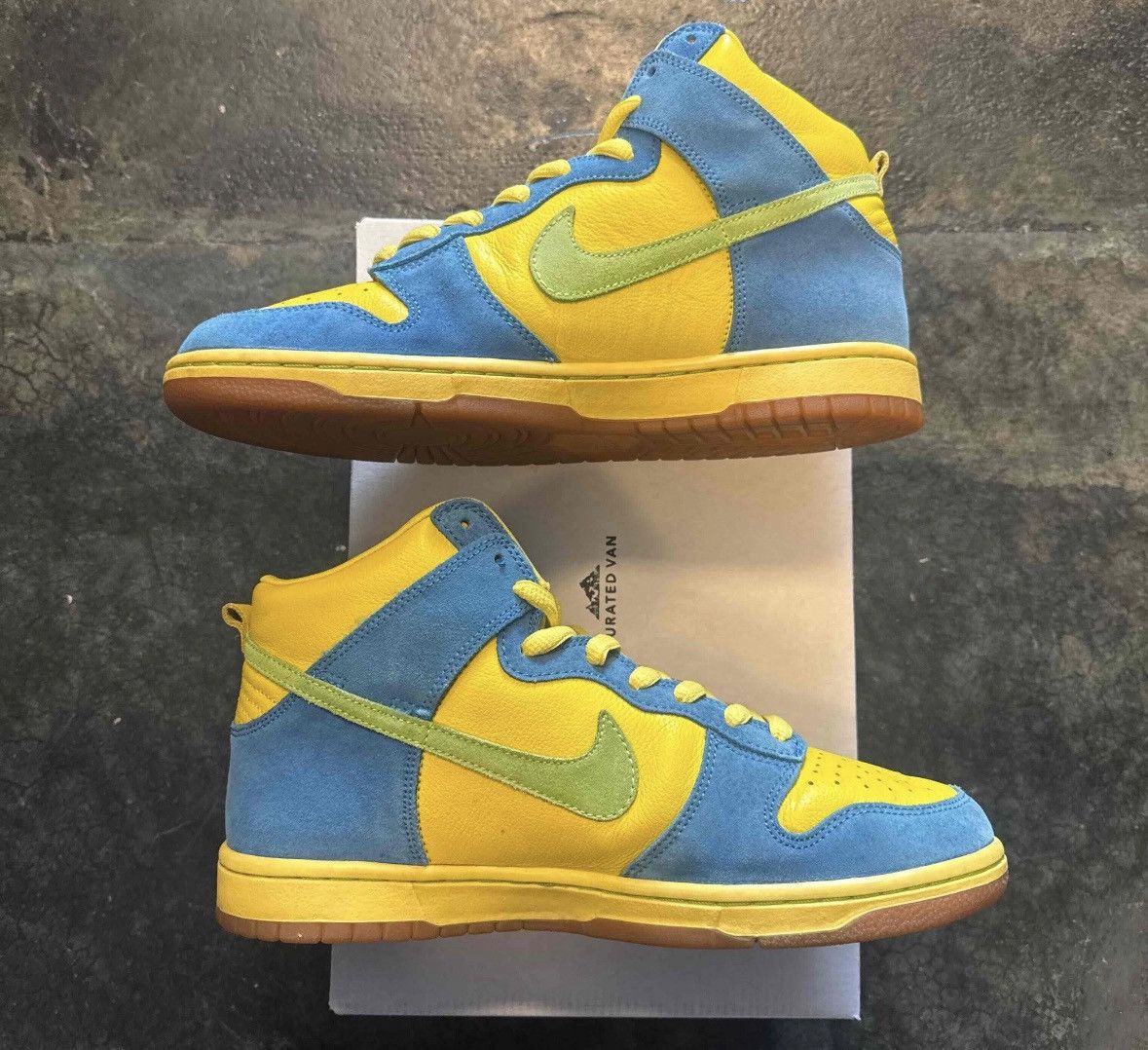 Nike Dunk High SB Marge Simpson Size US 10 / EU 43 - 2 Thumbnail