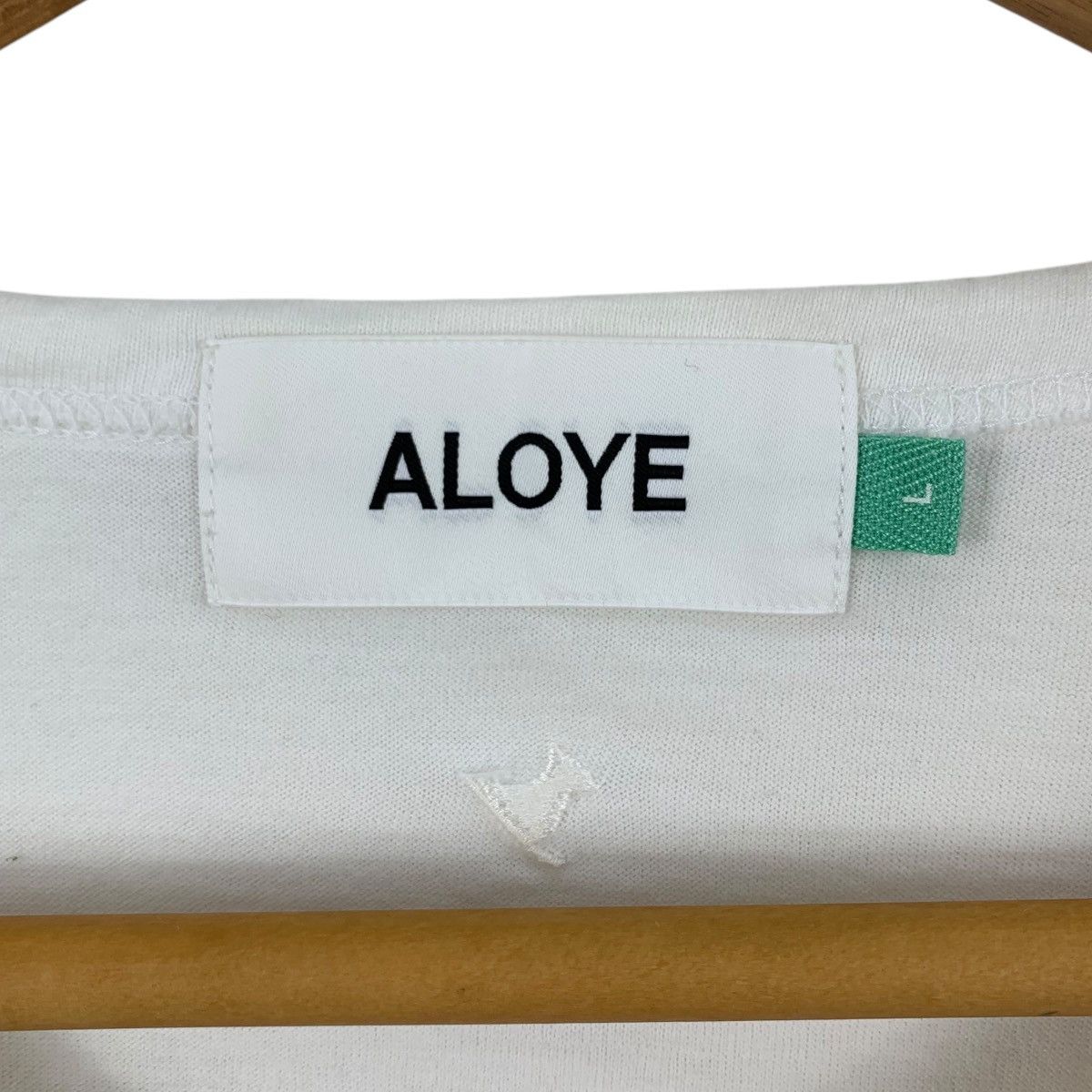Japanese Brand ALOYE Japanese Brand Stripes On Sleeve White Shirt Size US L / EU 52-54 / 3 - 4 Thumbnail