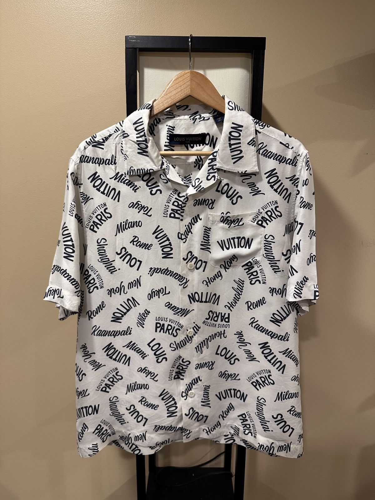 Kim Jones Louis Vuitton Kim Jones SS18 Cities White Silk Button Shirt Size US L / EU 52-54 / 3 - 13 Thumbnail