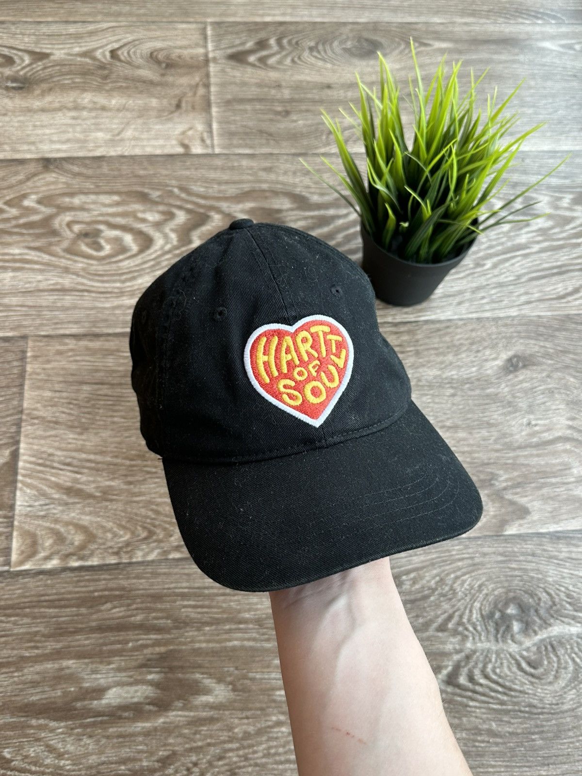 Carhartt 🔥 Carhartt Hartt Of Soul Vintage Logo Black Cap Hat USA Size ONE SIZE - 1 Thumbnail