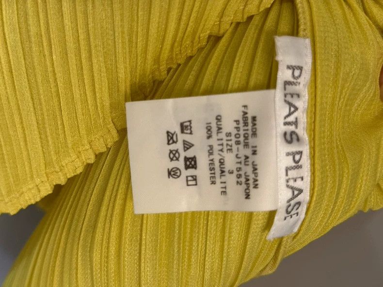 Issey Miyake Issey Miyake size:3 Yellow pleated dress Size S / US 4 / IT 40 - 1 Thumbnail
