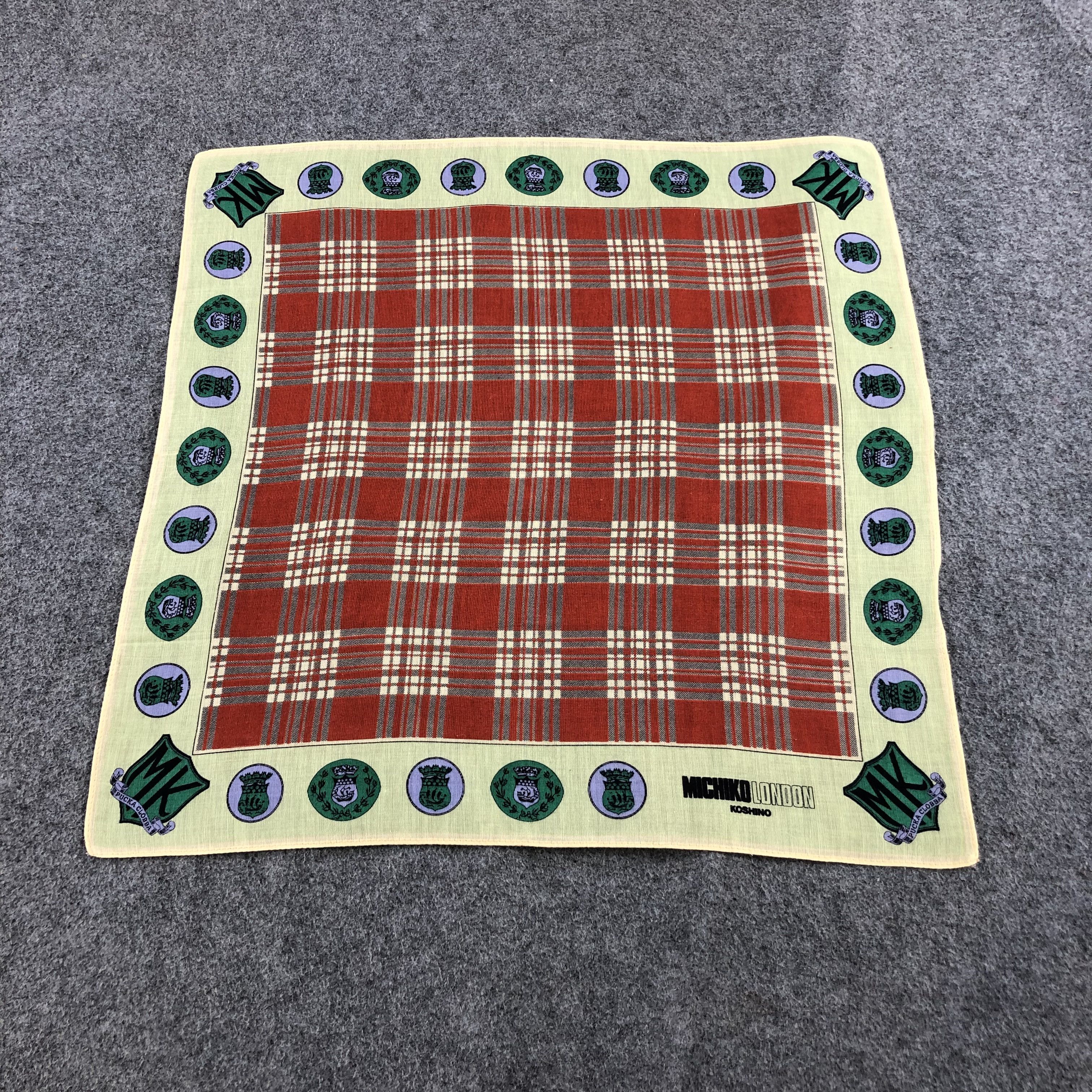 Michiko Koshino Michiko Koshino Handkerchief Neckerchief Bandana H1432 Size ONE SIZE - 1 Thumbnail