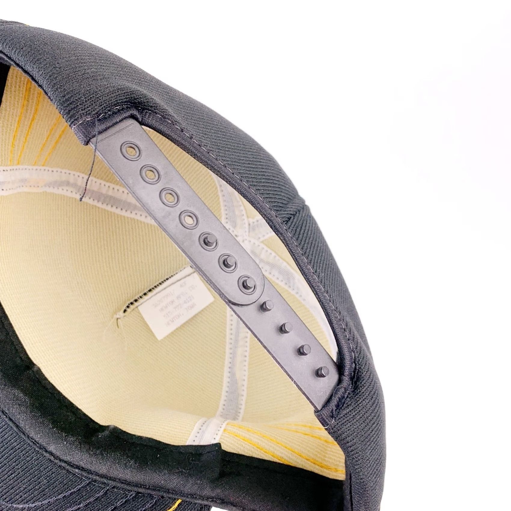 Vintage VINTAGE Plains Well Service Kansas Black Yellow Snapback Hat Cap 1980s Three Stripe Size ONE SIZE - 7 Thumbnail
