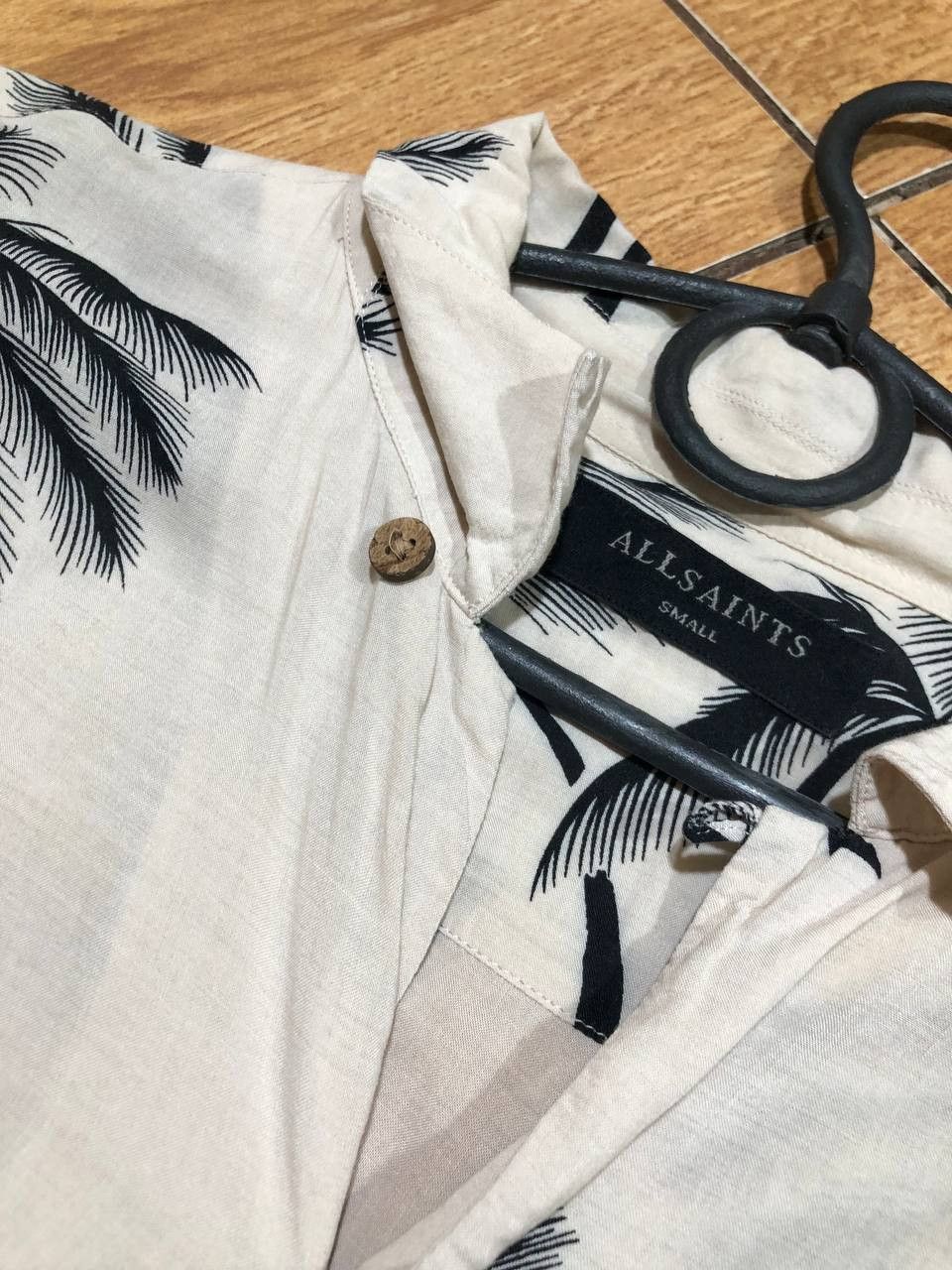 Allsaints Vintage Hawaiian shirt white Allsaints Y2K luxury streetwear Size US S / EU 44-46 / 1 - 8 Thumbnail