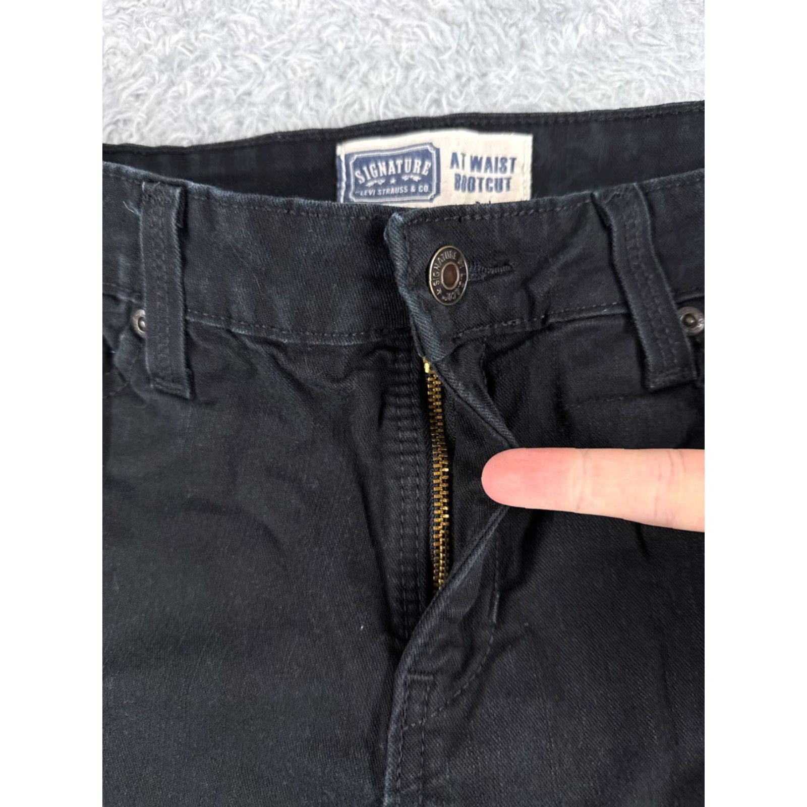 Levi's VINTAGE Levis Jeans Womens 8 Black Denim Bootcut Mid Rise 28x28 Cotton 28 in Inseam 5-Pocket Design Mens? Size 30" / US 8 / IT 44 - 5 Thumbnail